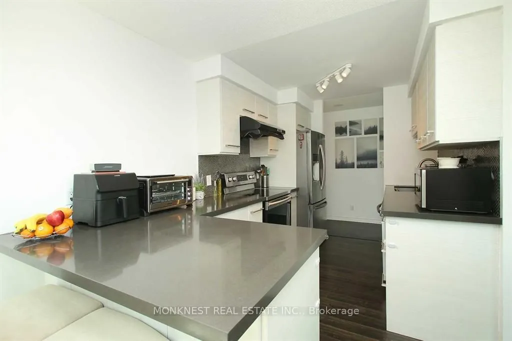 68 Grangeway Avenue, #210