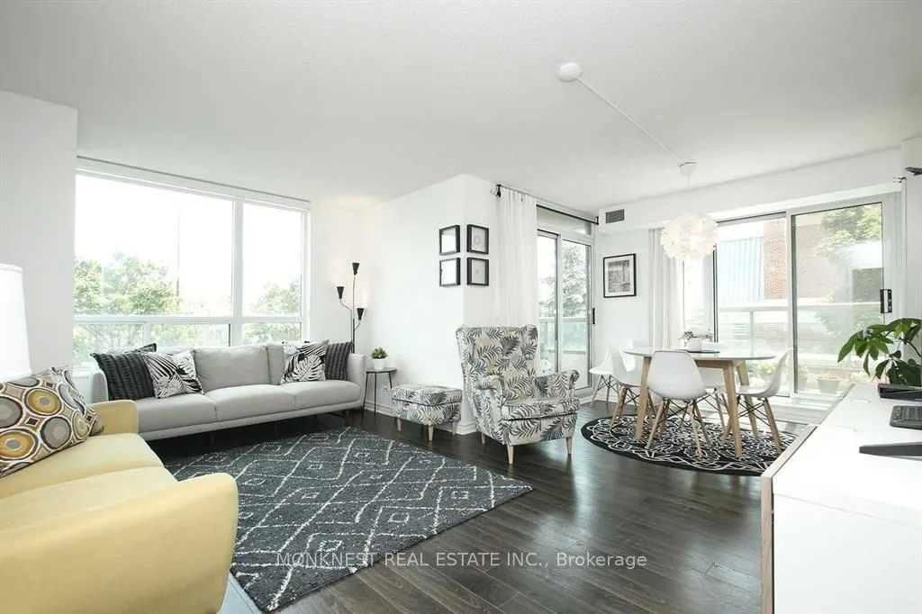 68 Grangeway Avenue, #210