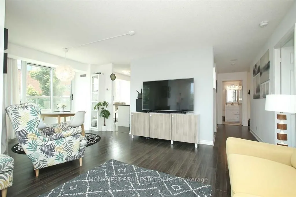 68 Grangeway Avenue, #210