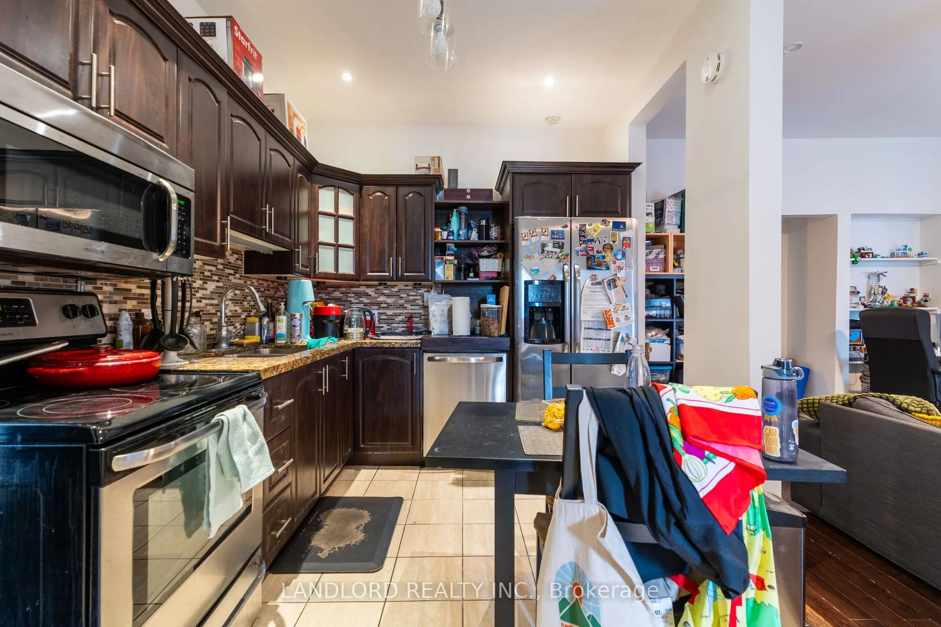 1111 Gerrard Street E