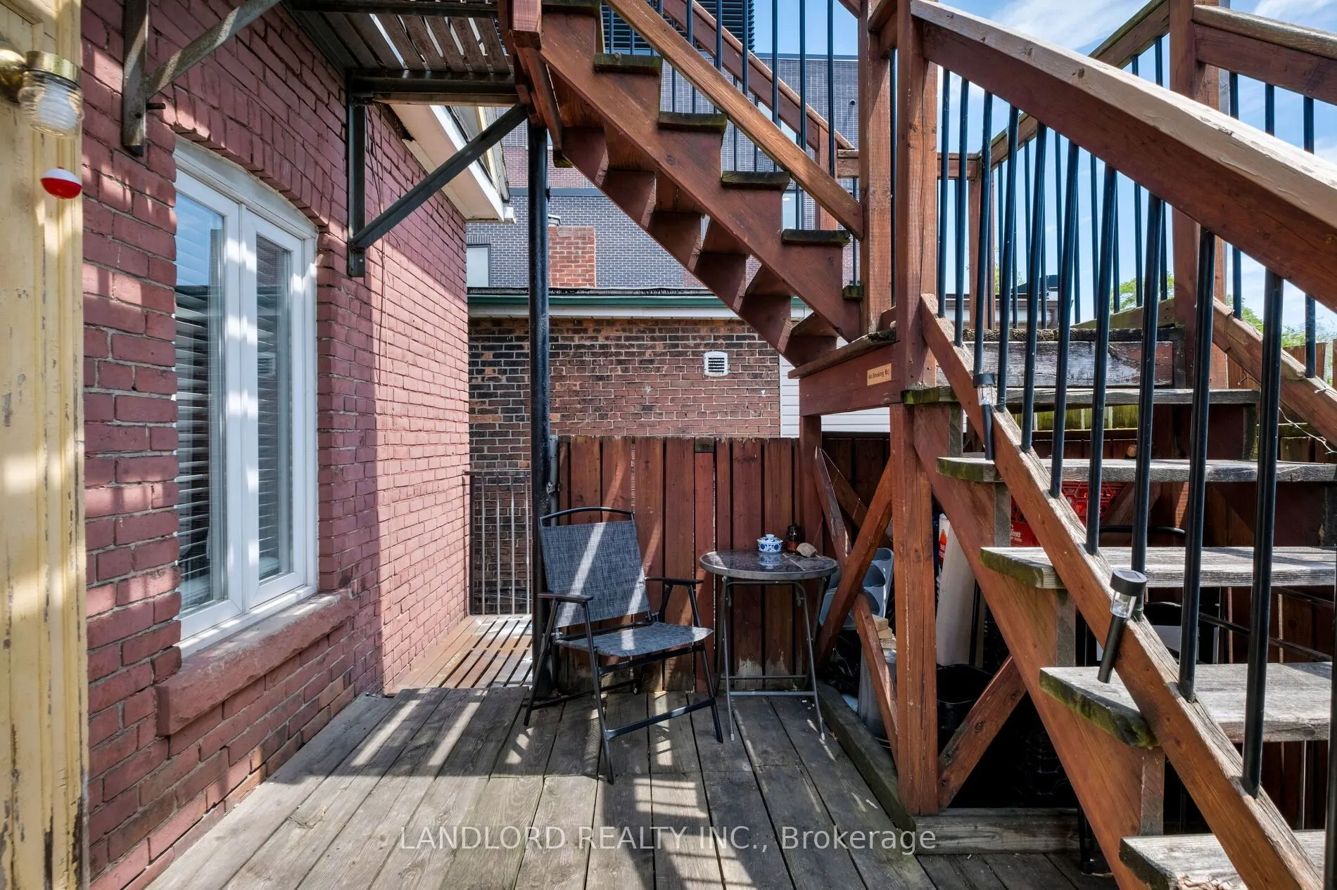 1111 Gerrard Street E