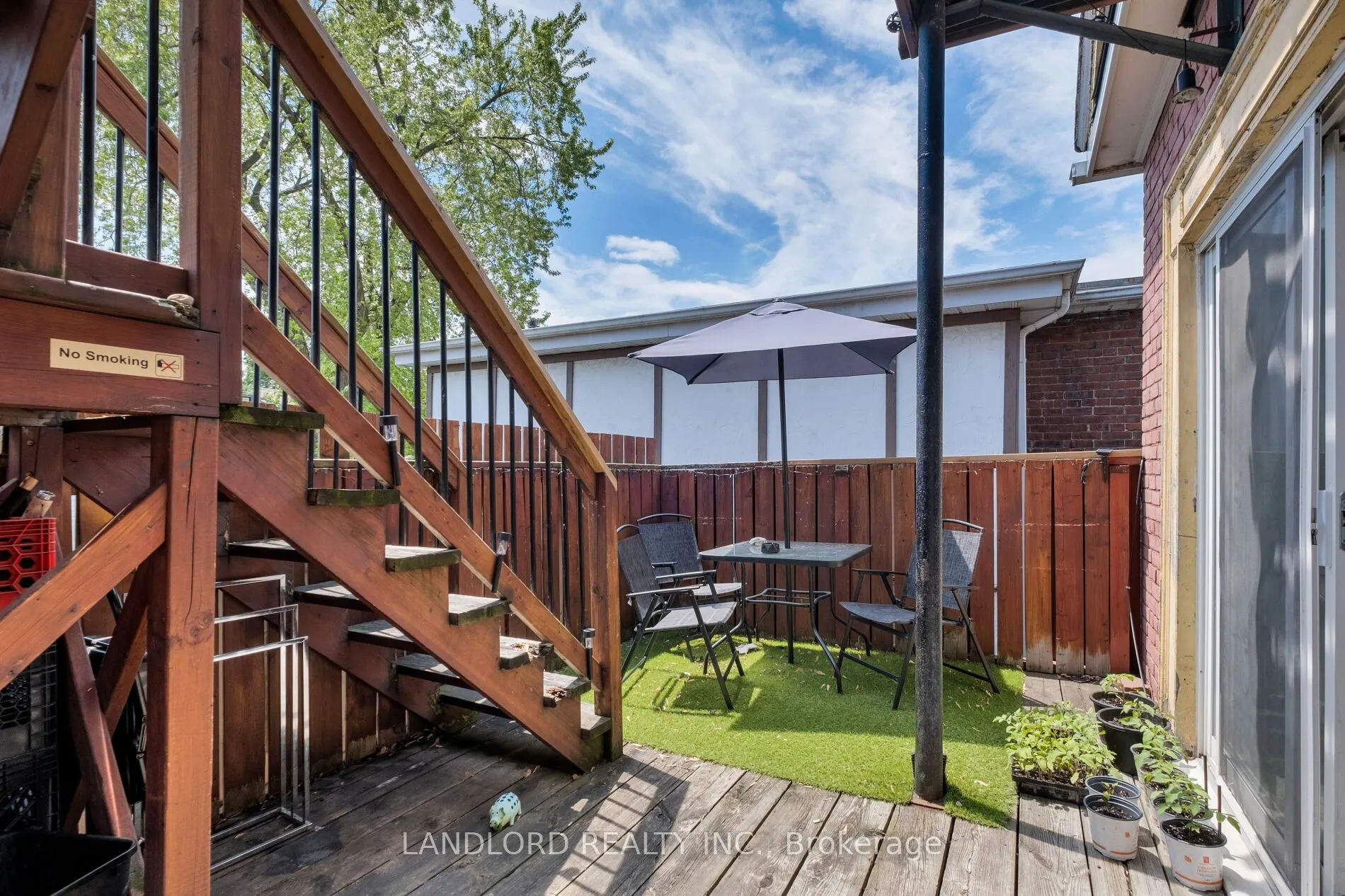 1111 Gerrard Street E