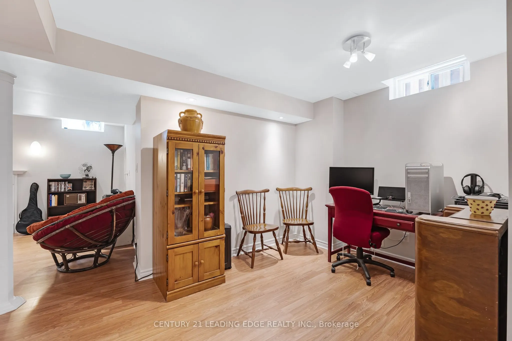 53 Kinross Avenue