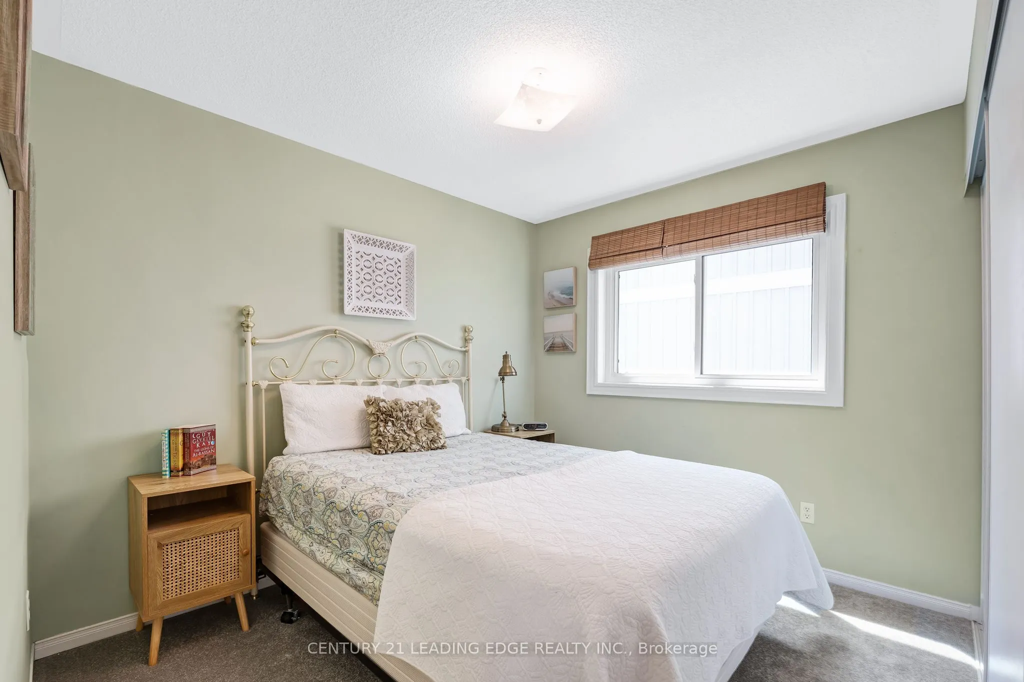 53 Kinross Avenue