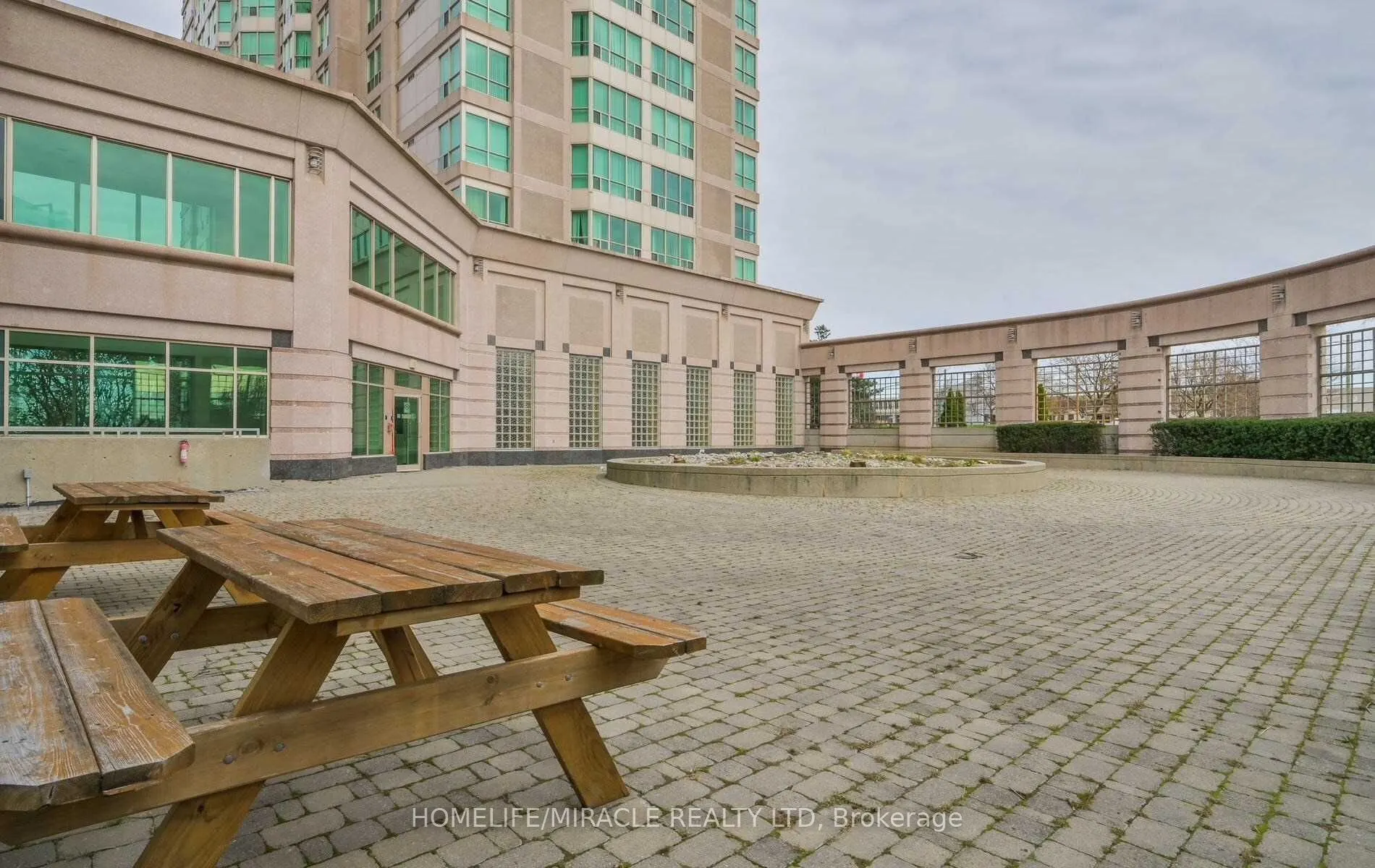 11 Lee Centre Drive, #2305