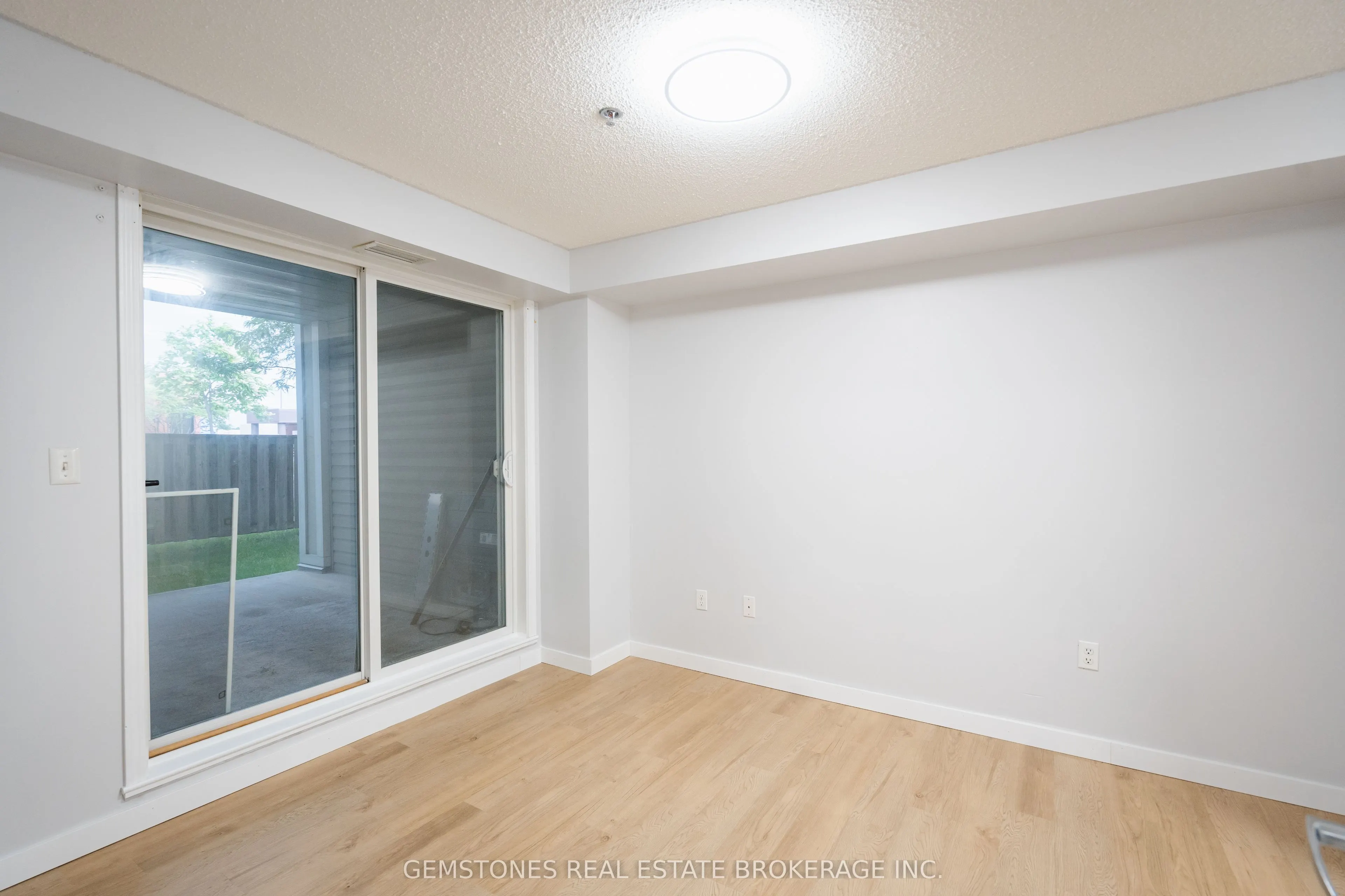 5235 Finch Avenue E, #112