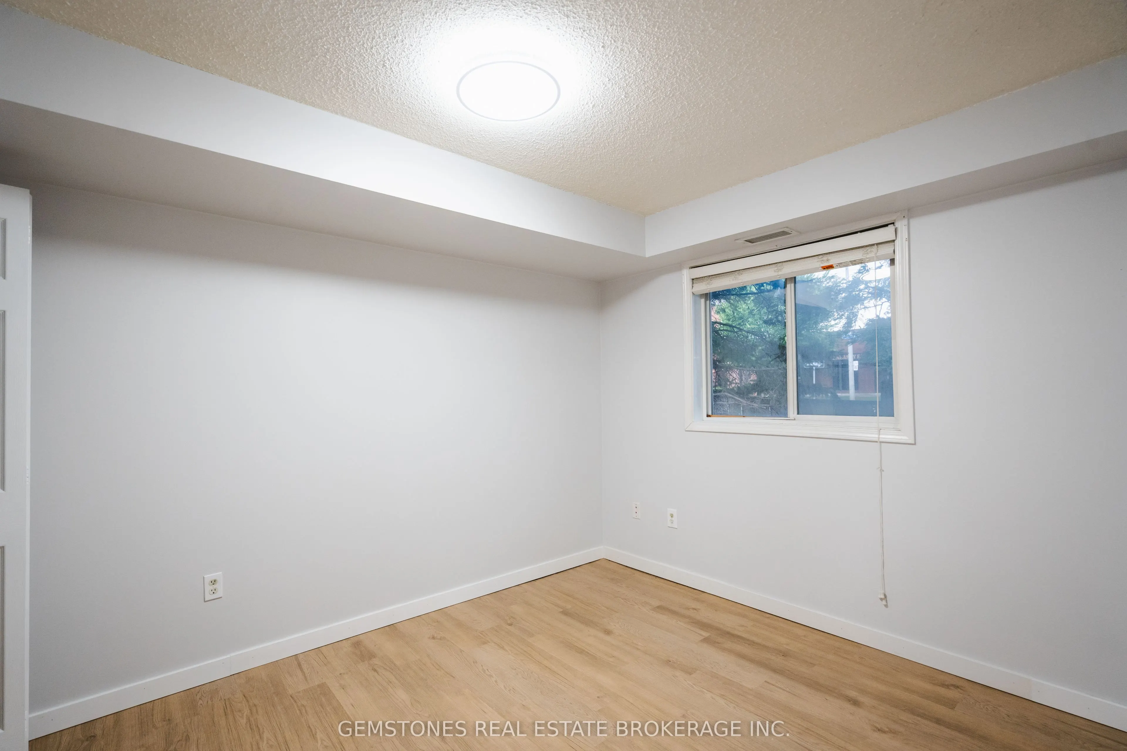 5235 Finch Avenue E, #112