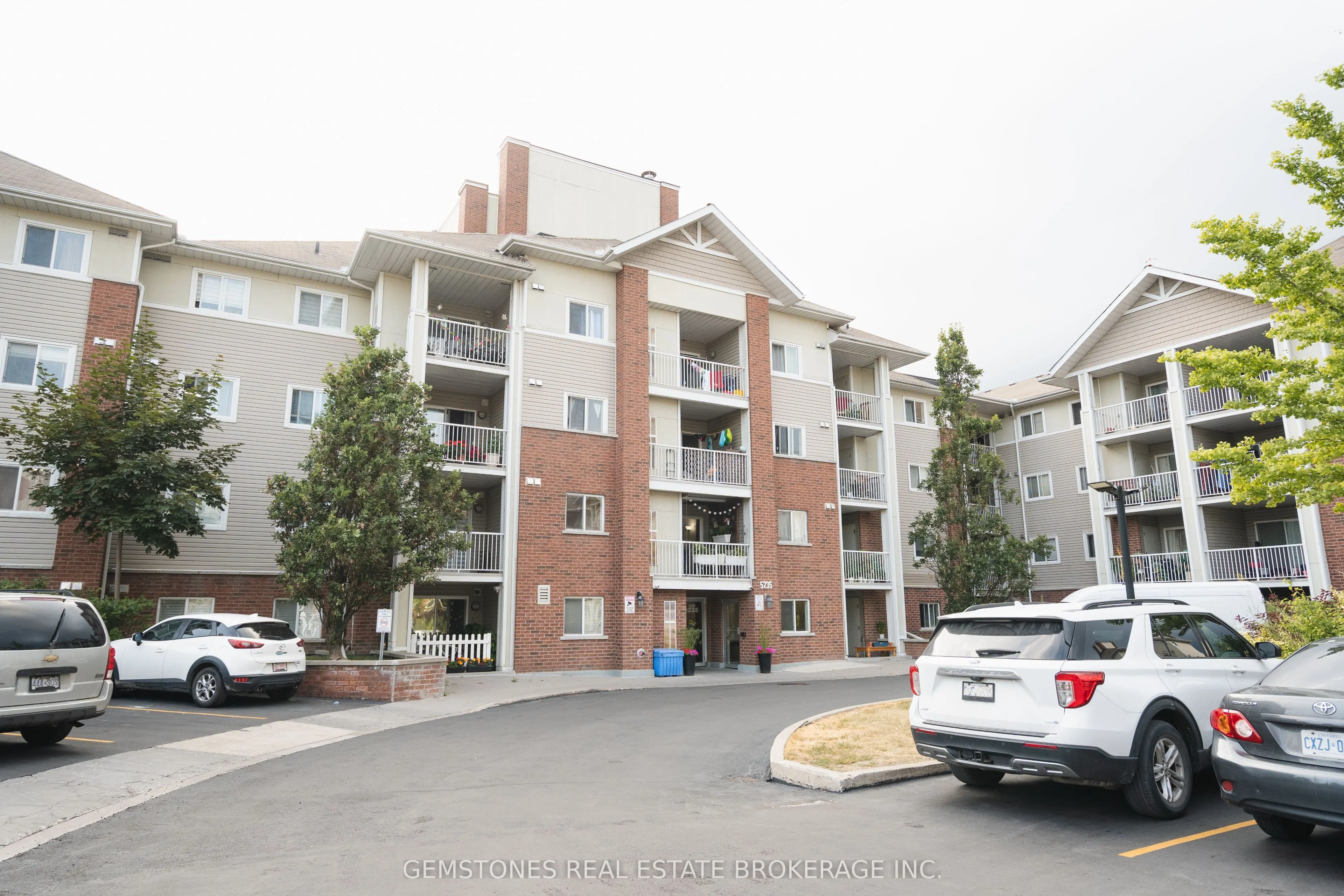 5235 Finch Avenue E, #112