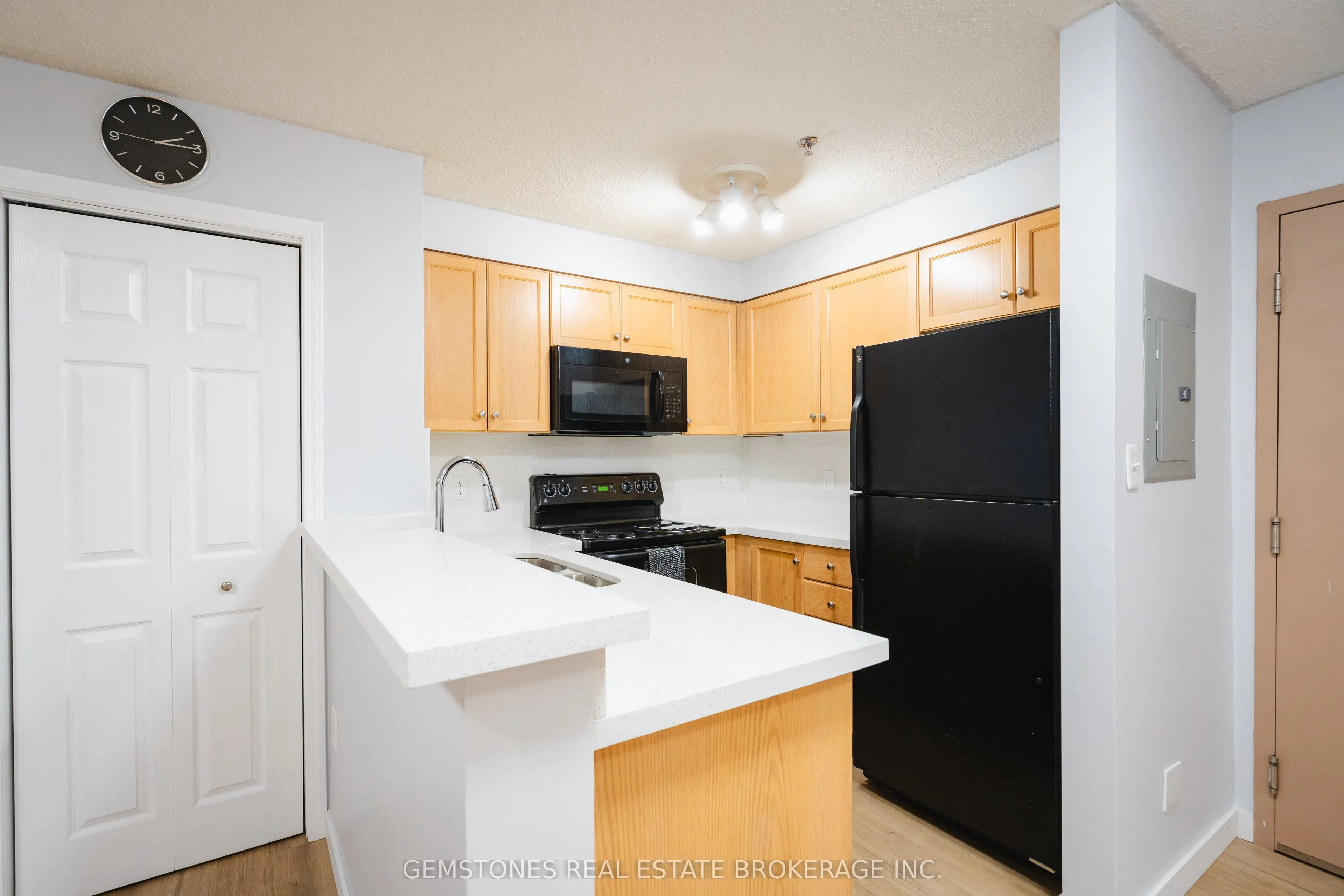 5235 Finch Avenue E, #112
