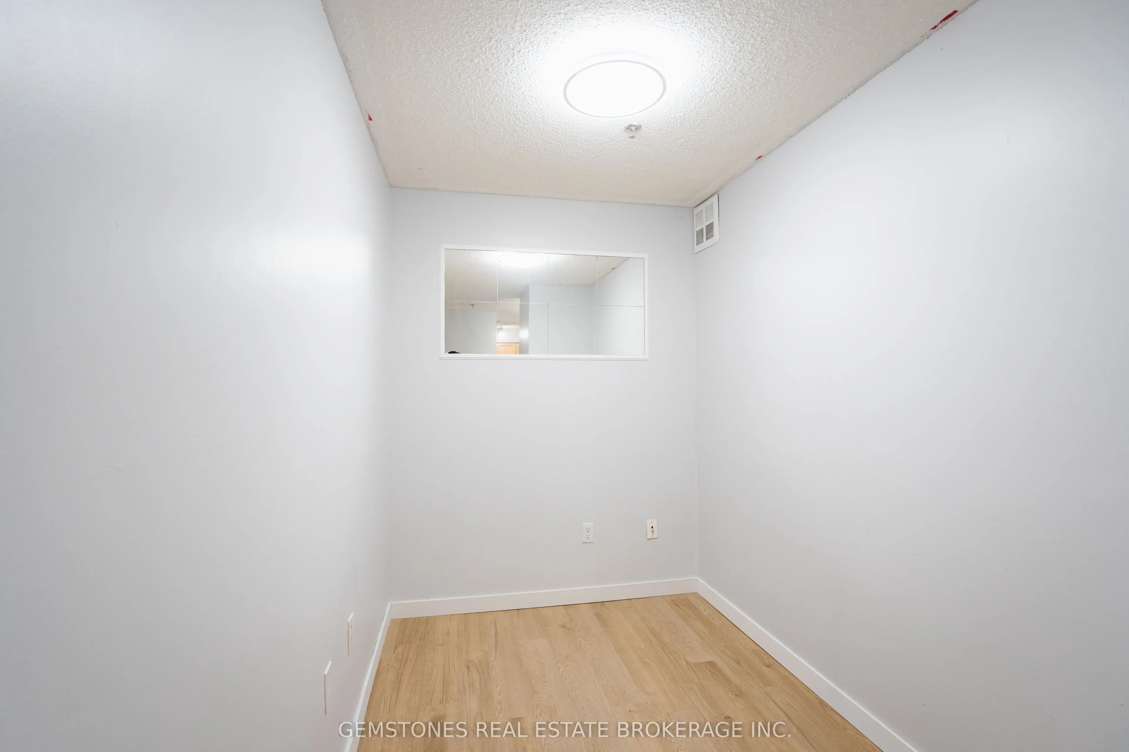 5235 Finch Avenue E, #112