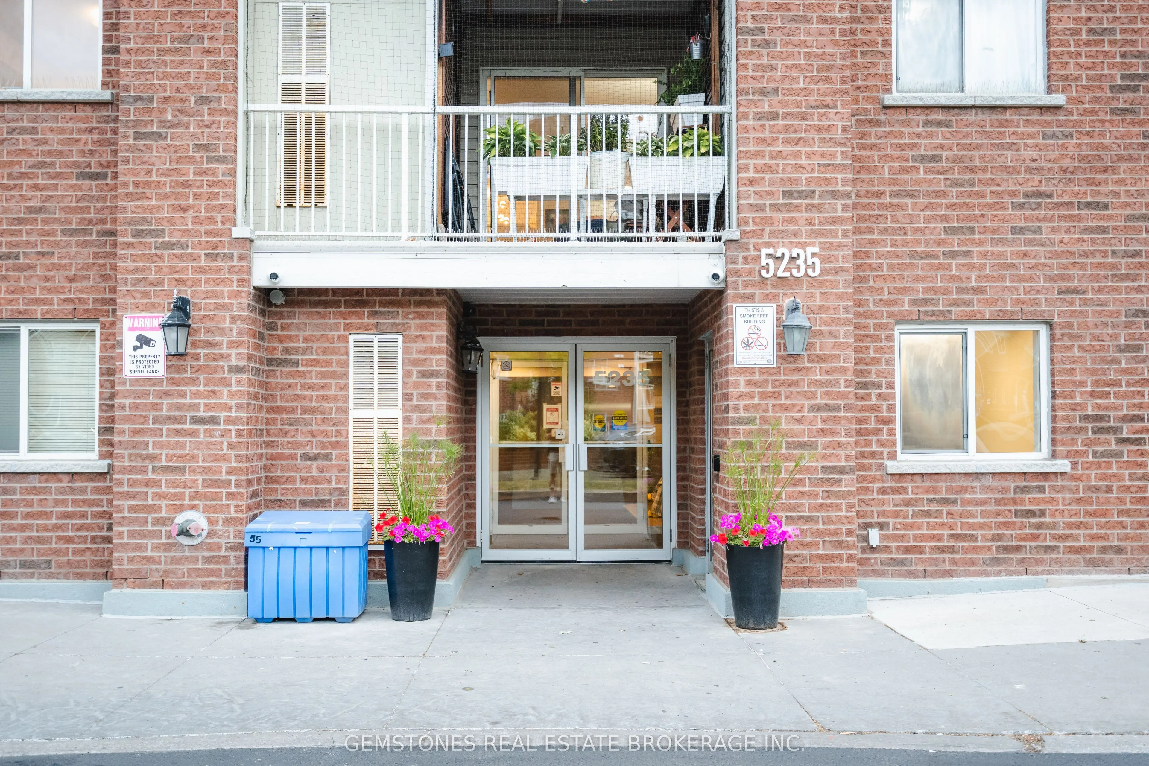 5235 Finch Avenue E, #112