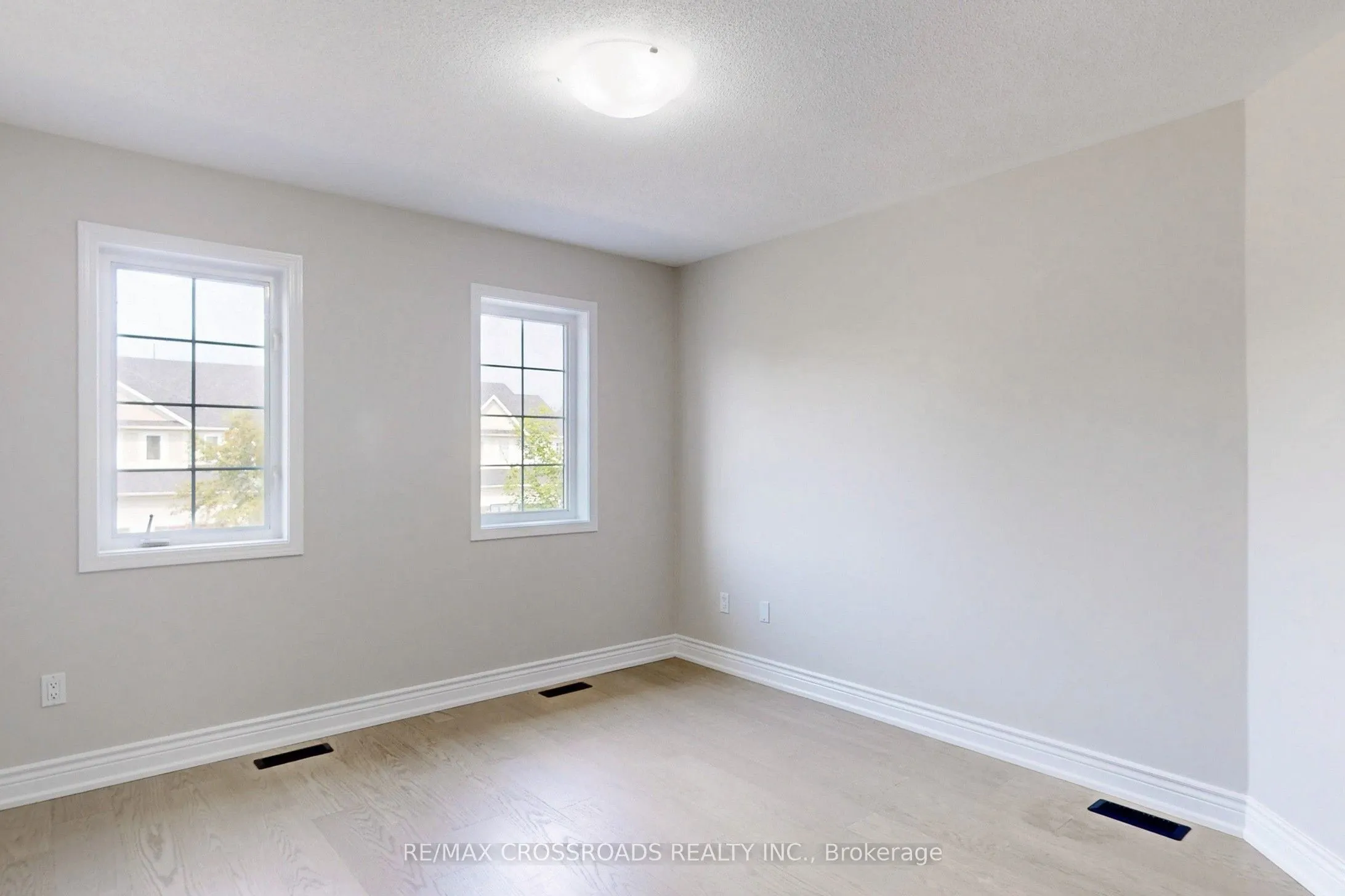 29 Regatta Crescent