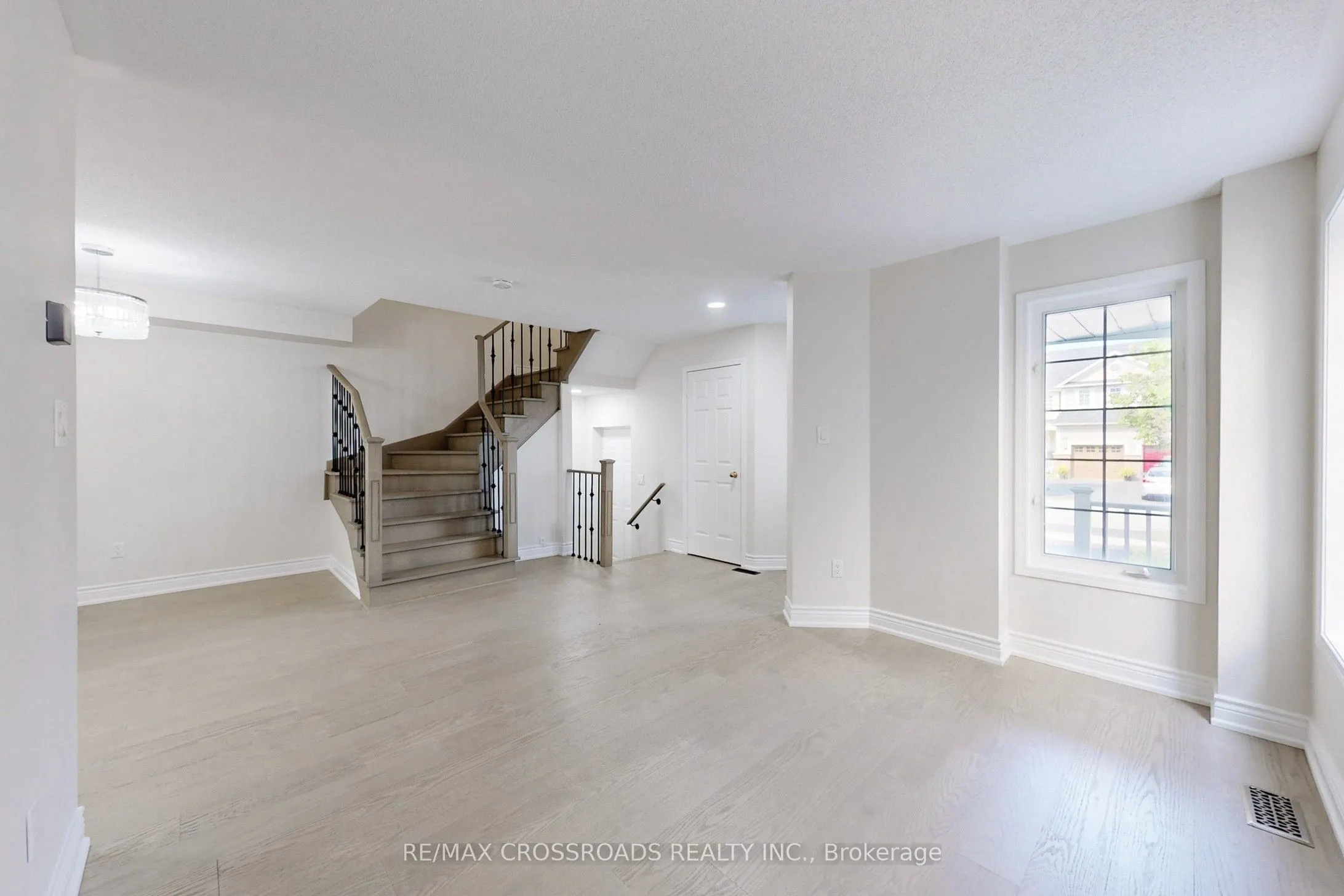 29 Regatta Crescent