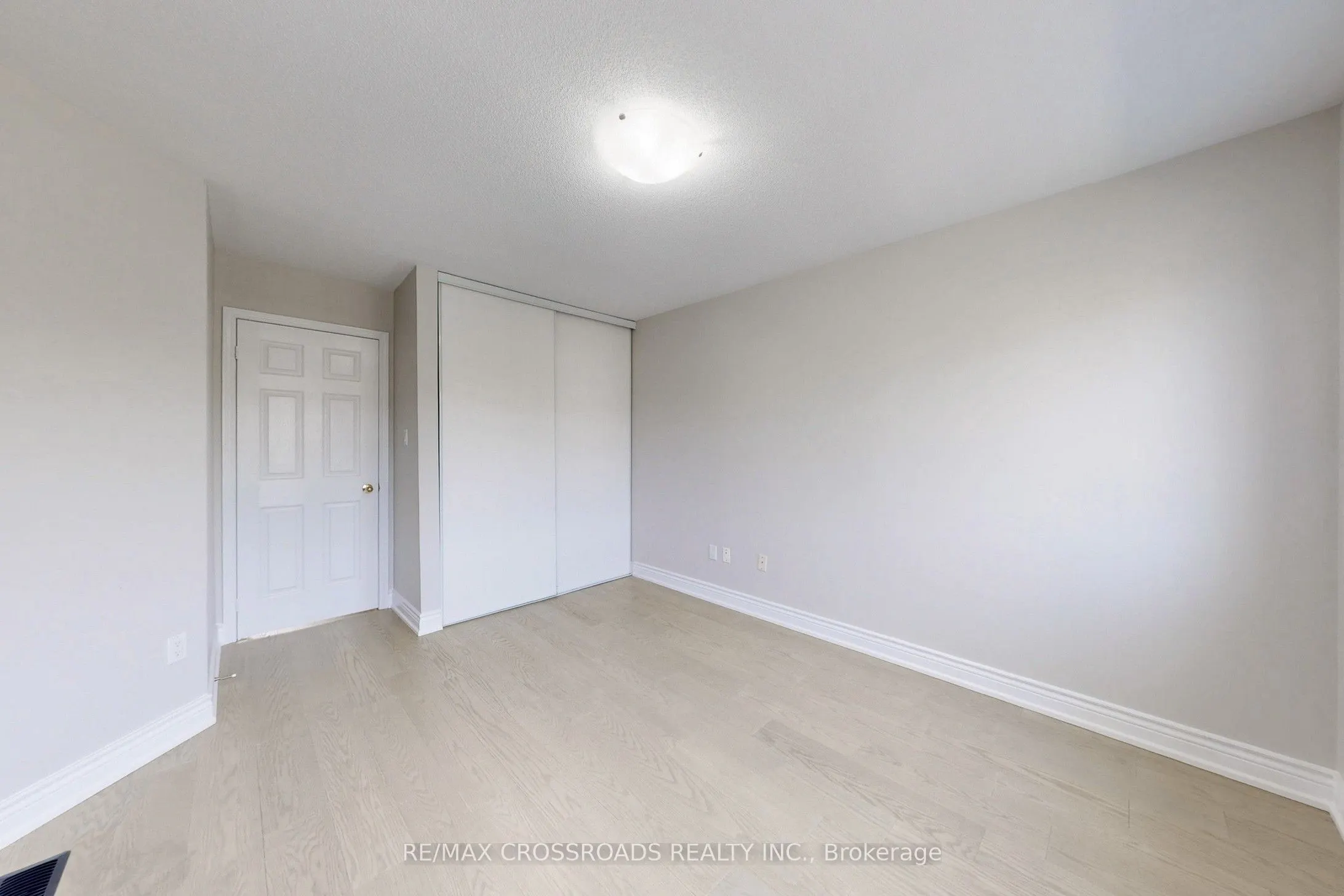 29 Regatta Crescent