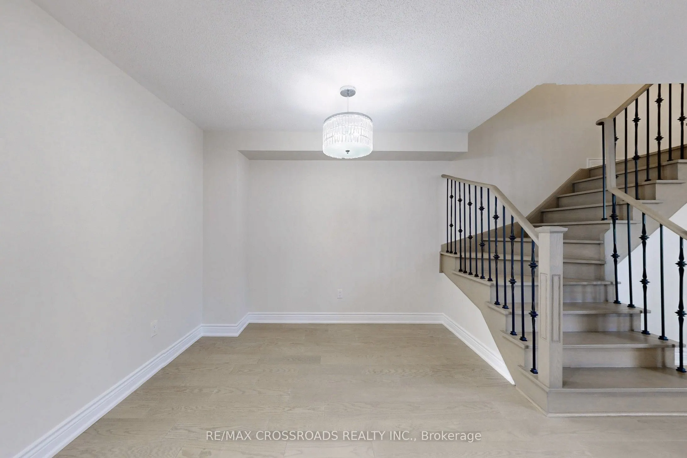 29 Regatta Crescent