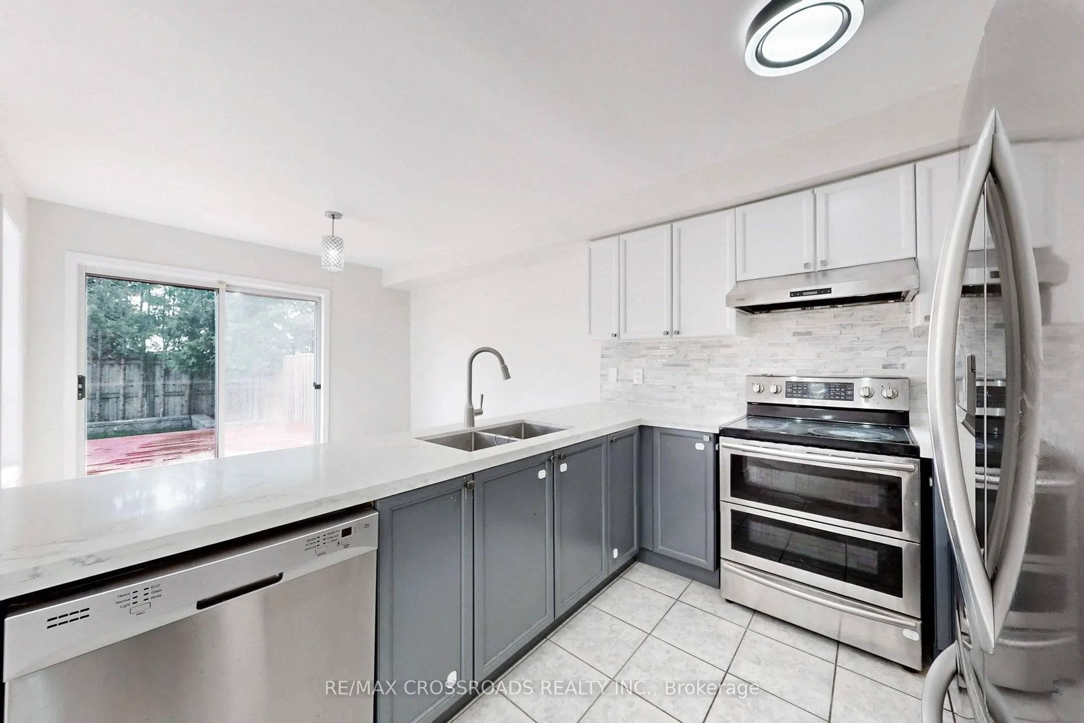 29 Regatta Crescent