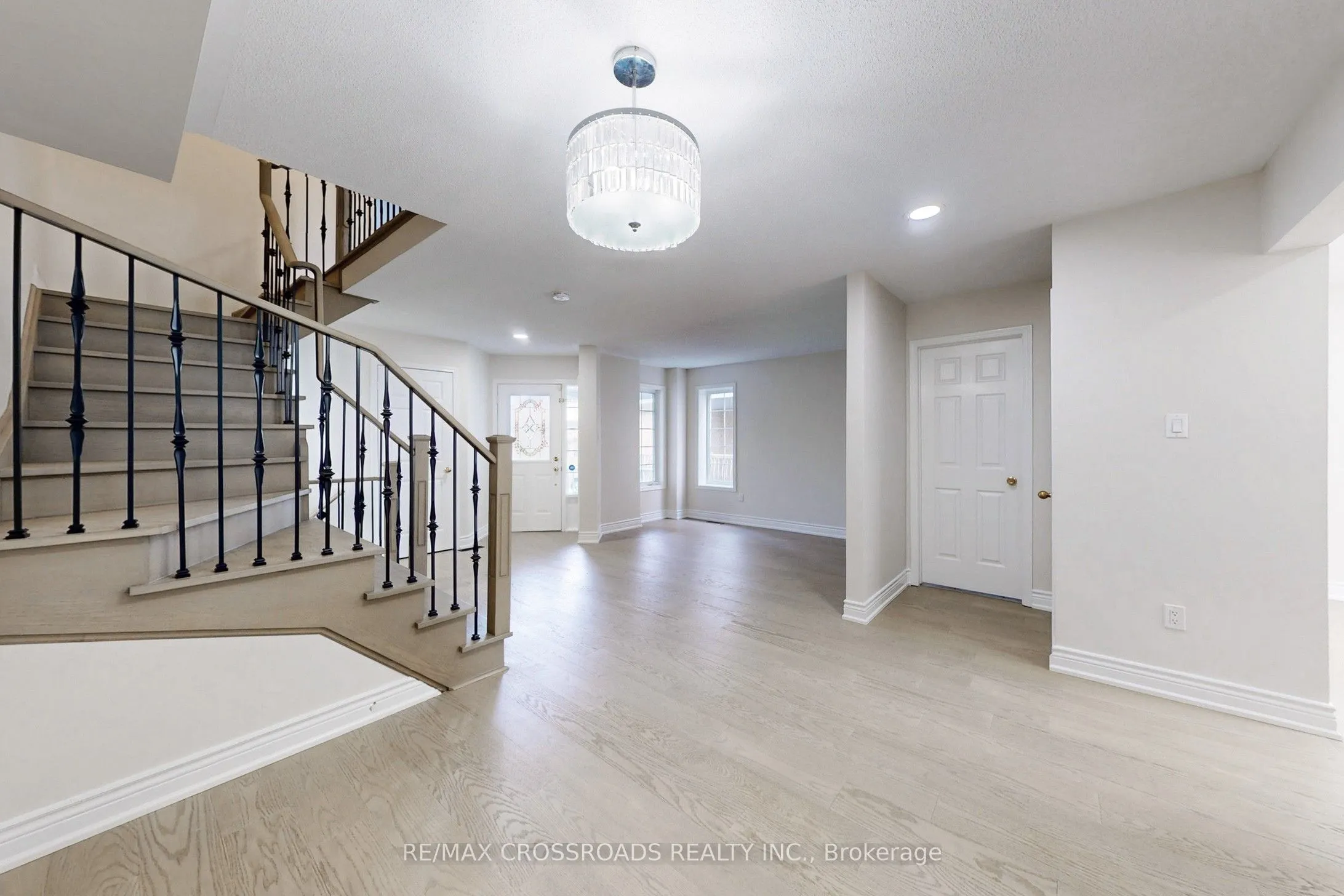 29 Regatta Crescent