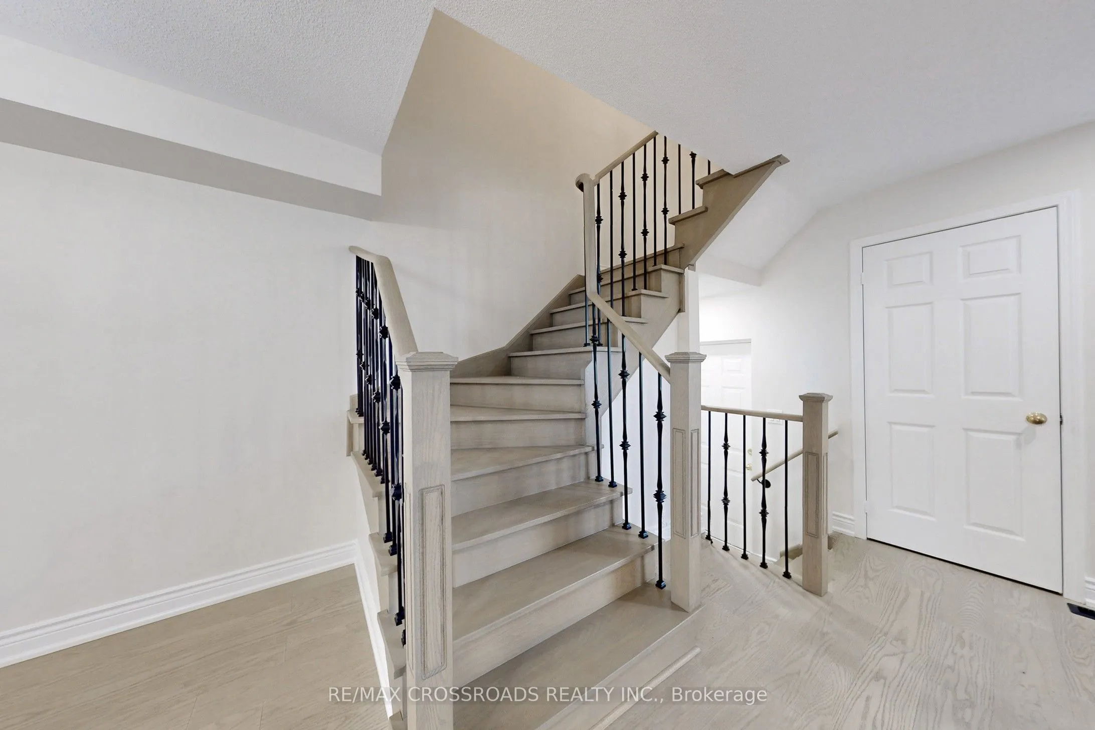 29 Regatta Crescent