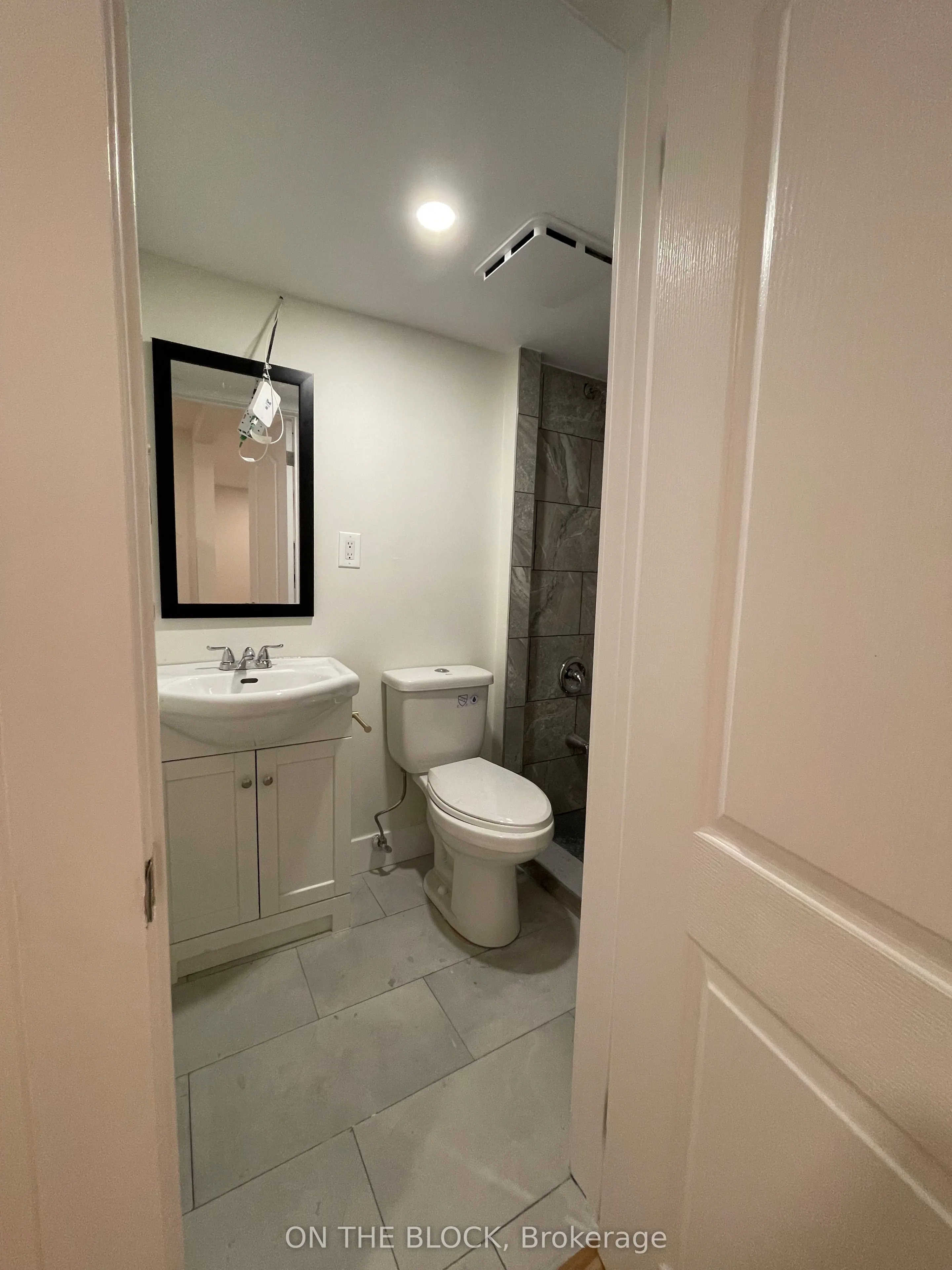 954 Timmins Gdns Gardens N, #2BR Basemnt