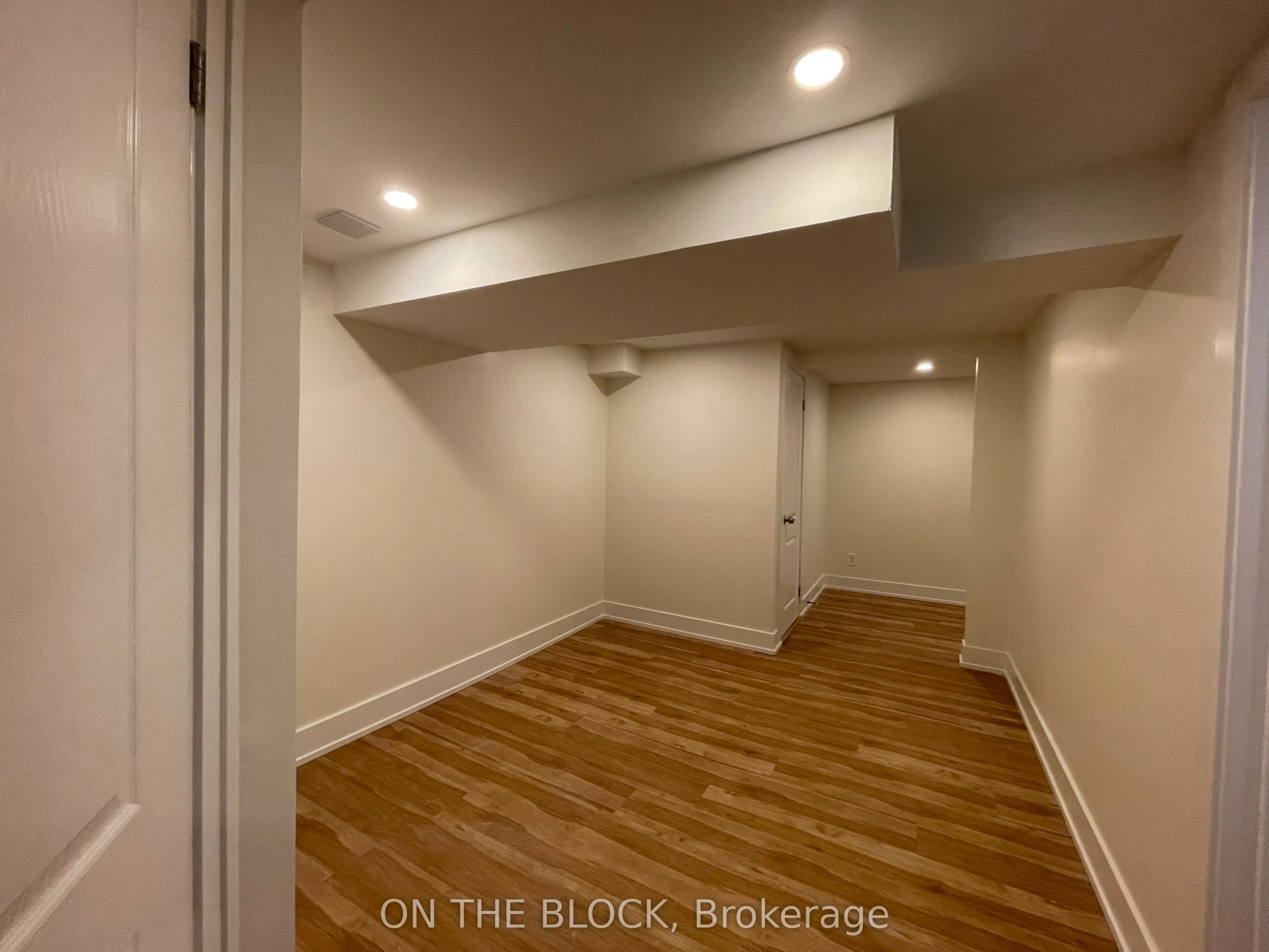 954 Timmins Gdns Gardens N, #2BR Basemnt