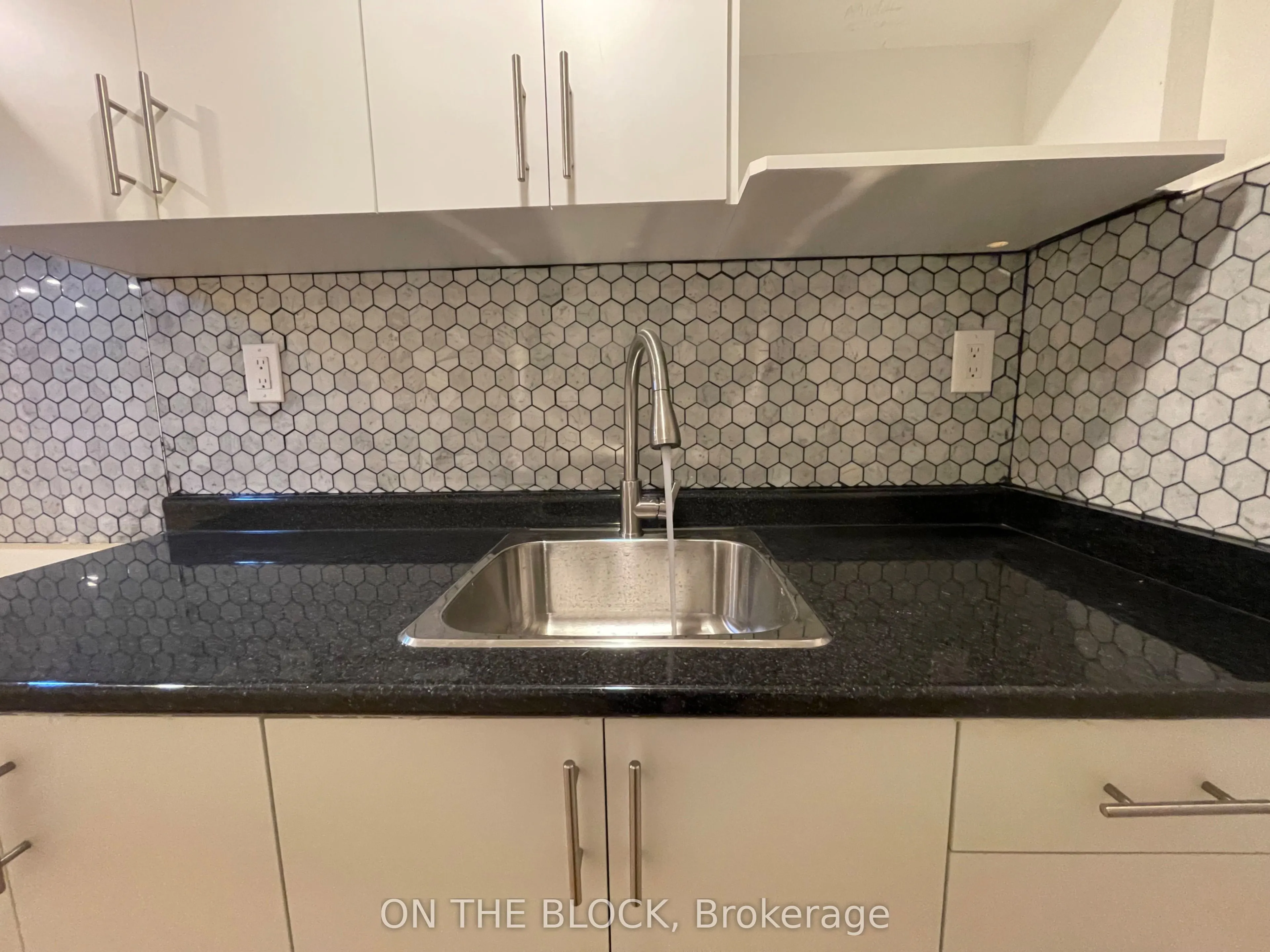 954 Timmins Gdns Gardens N, #2BR Basemnt