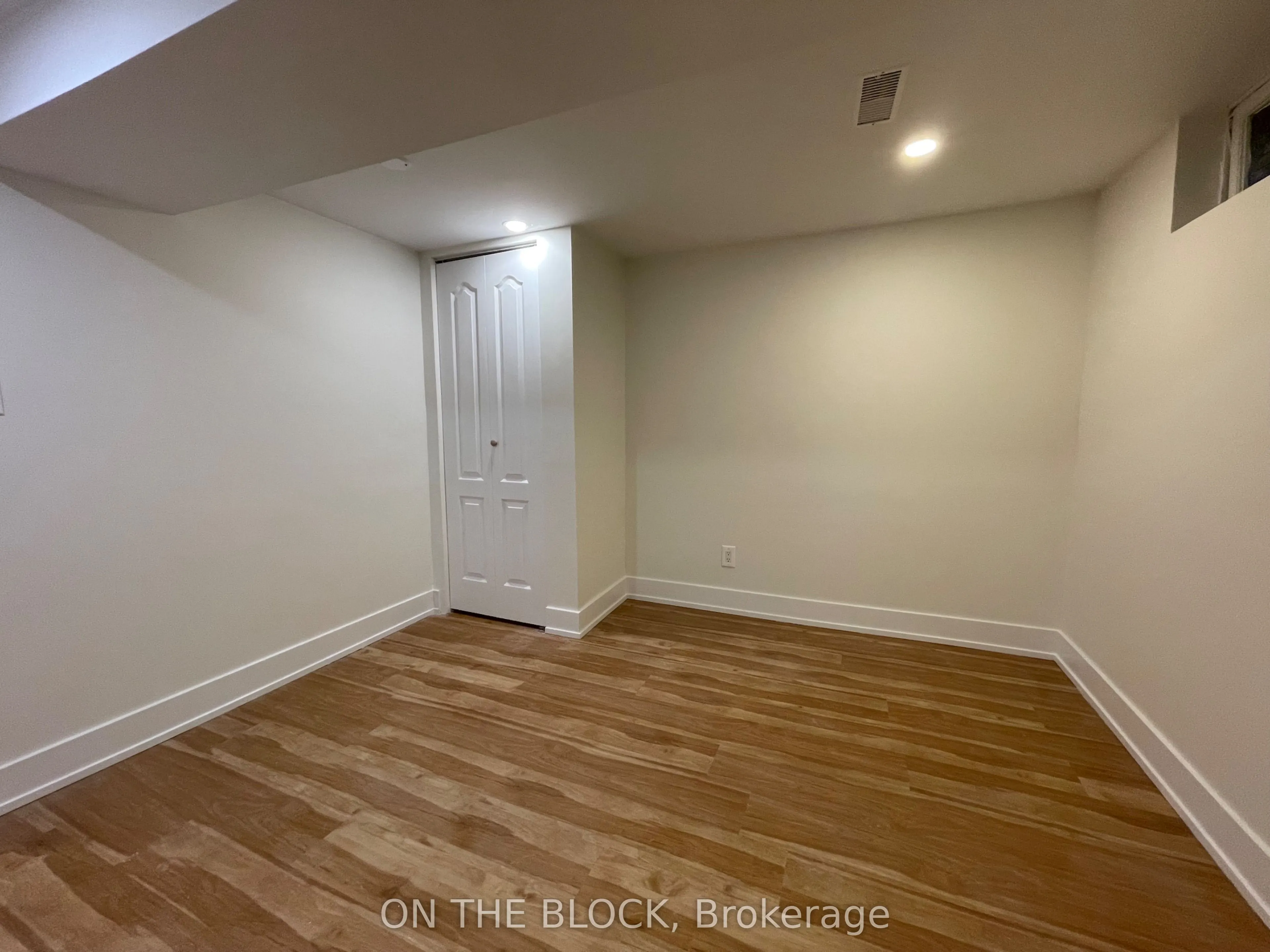 954 Timmins Gdns Gardens N, #2BR Basemnt