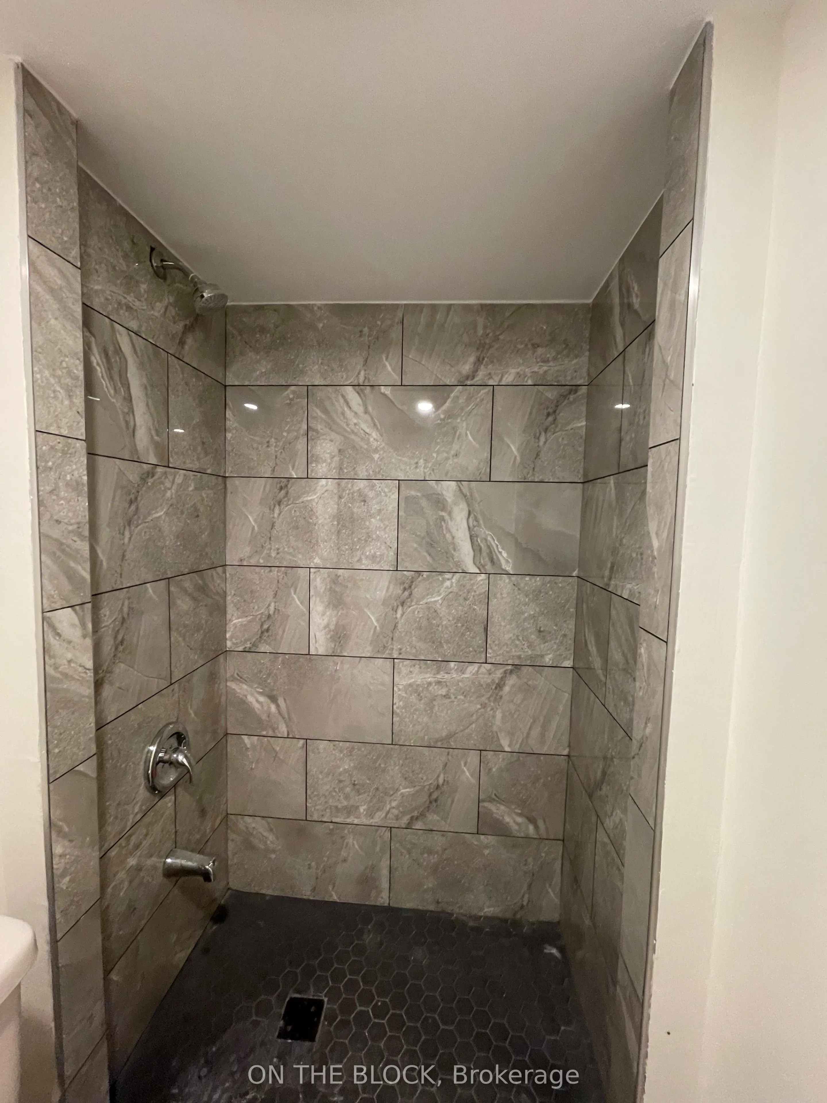 954 Timmins Gdns Gardens N, #2BR Basemnt