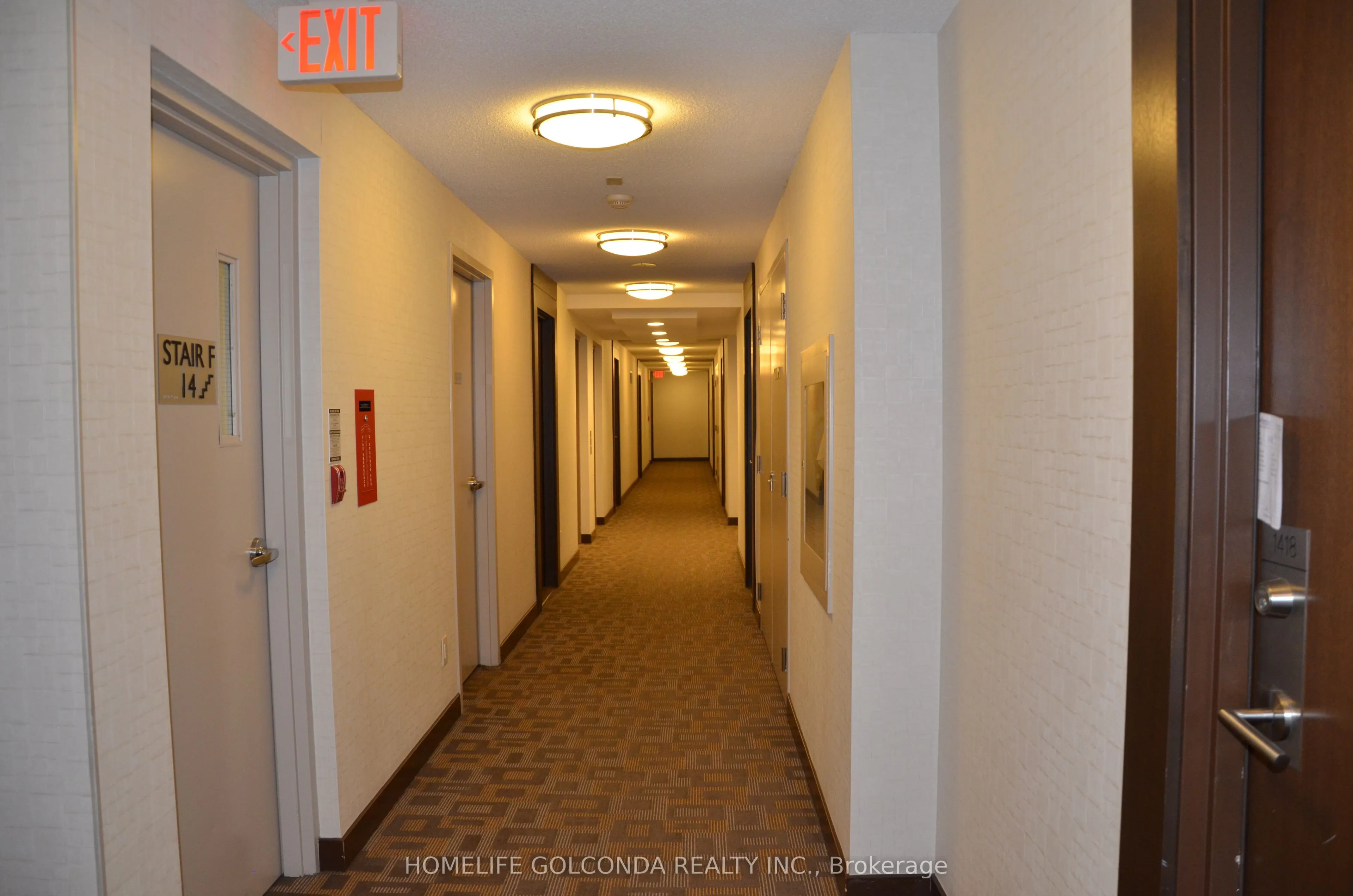 181 Village Green Square, #1419