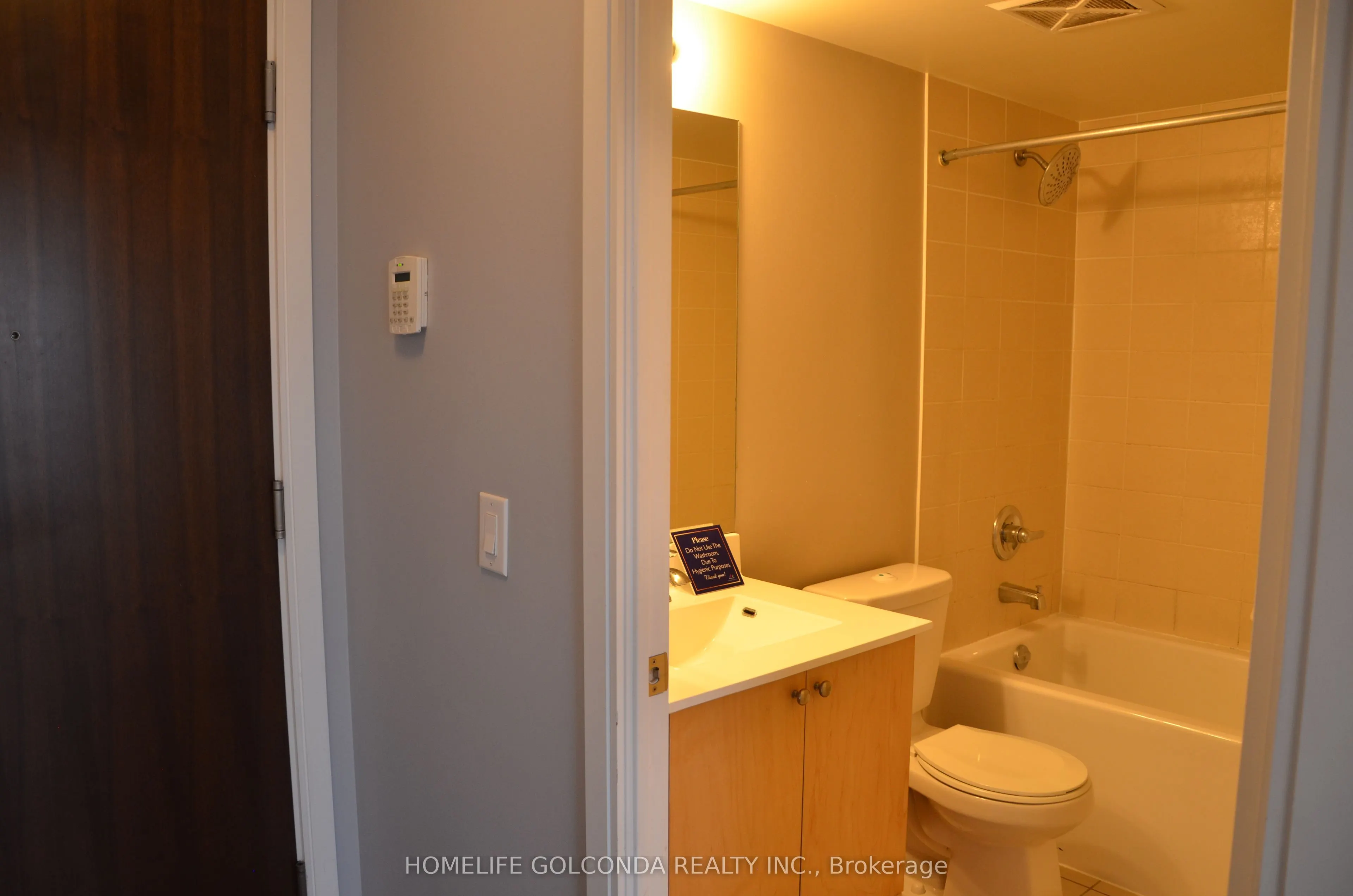 181 Village Green Square, #1419