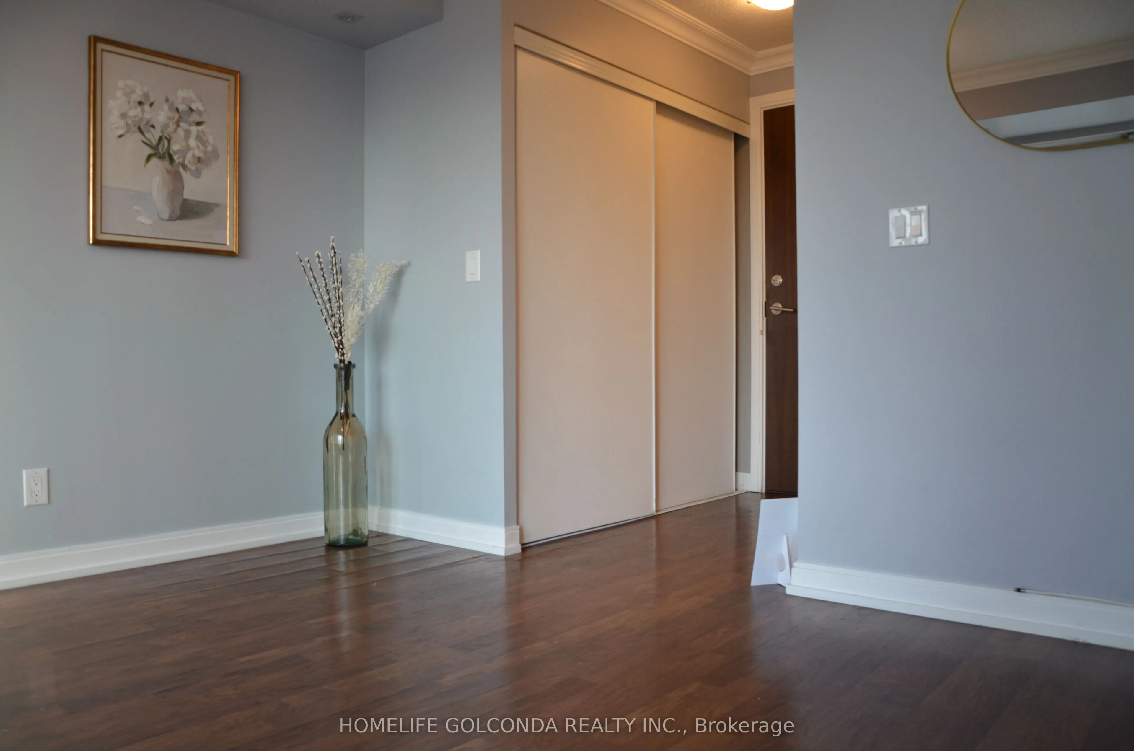 181 Village Green Square, #1419