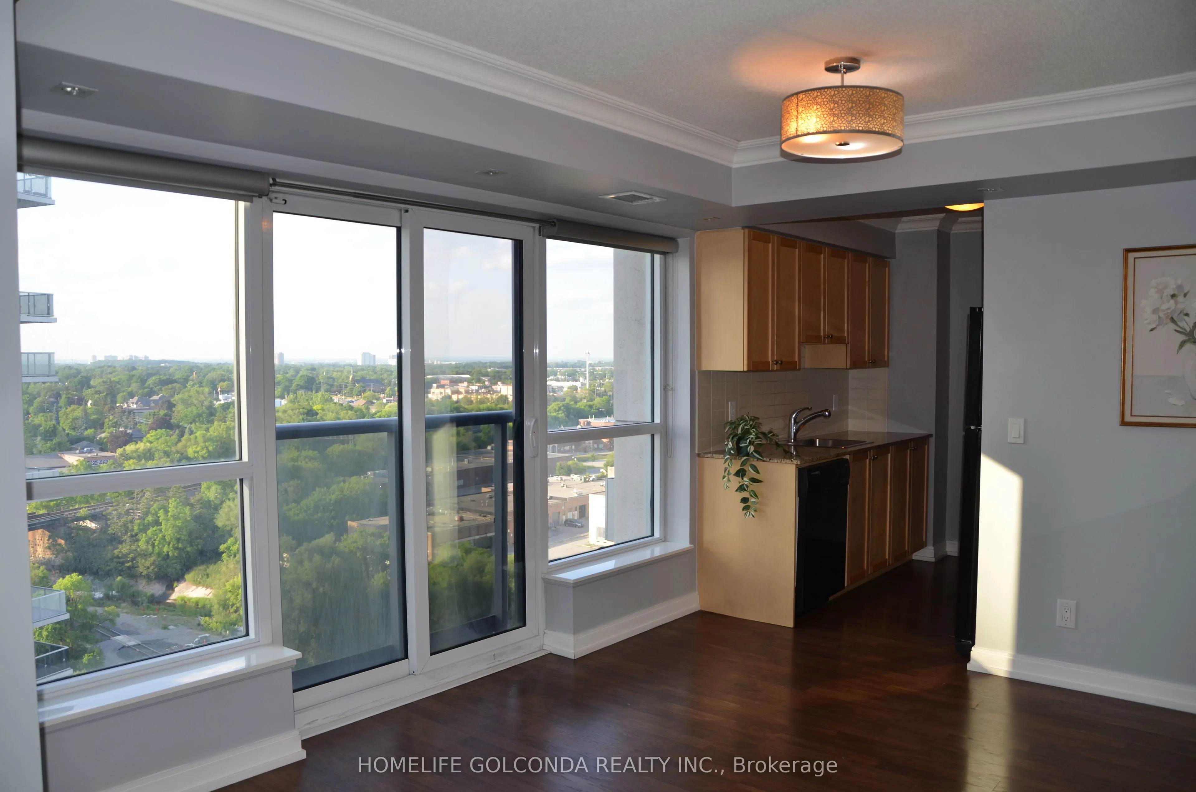 181 Village Green Square, #1419