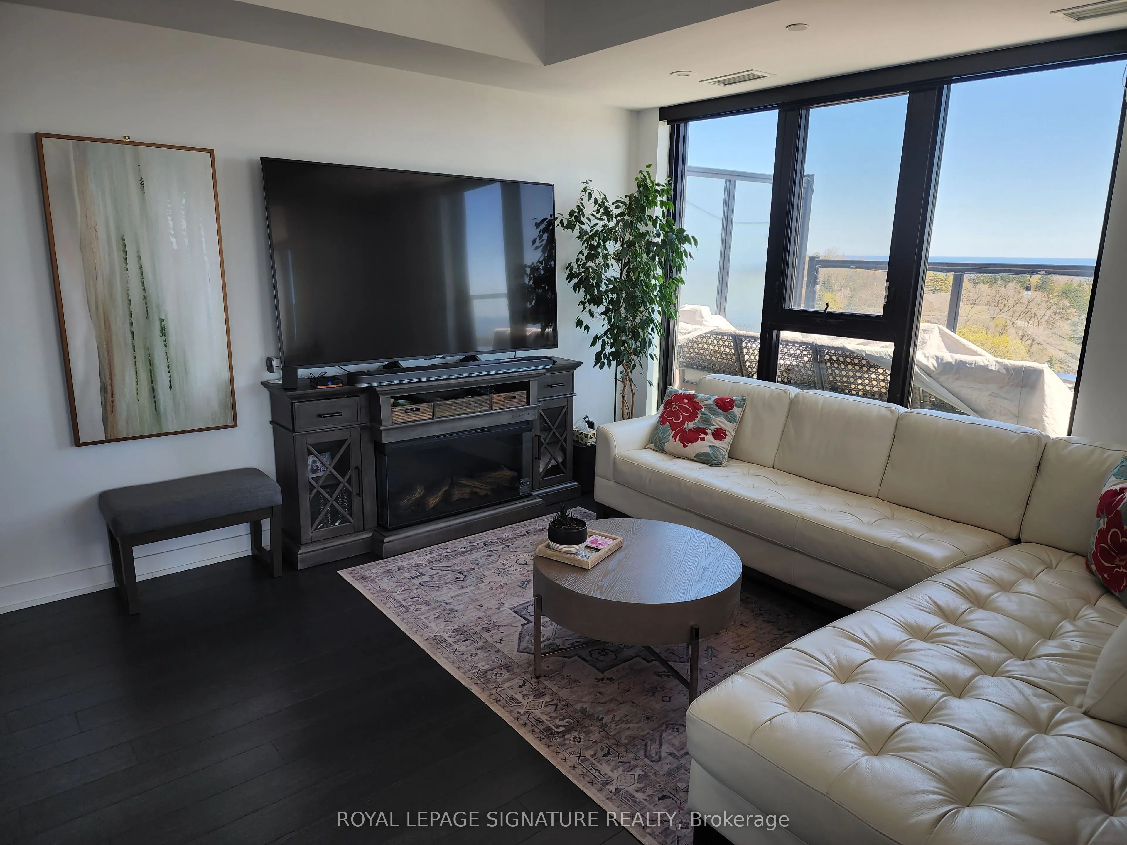 2799 Kingston Road, #905