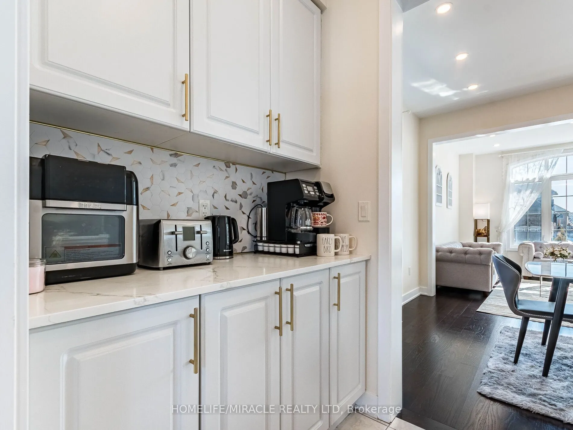 10 Buckles Court
