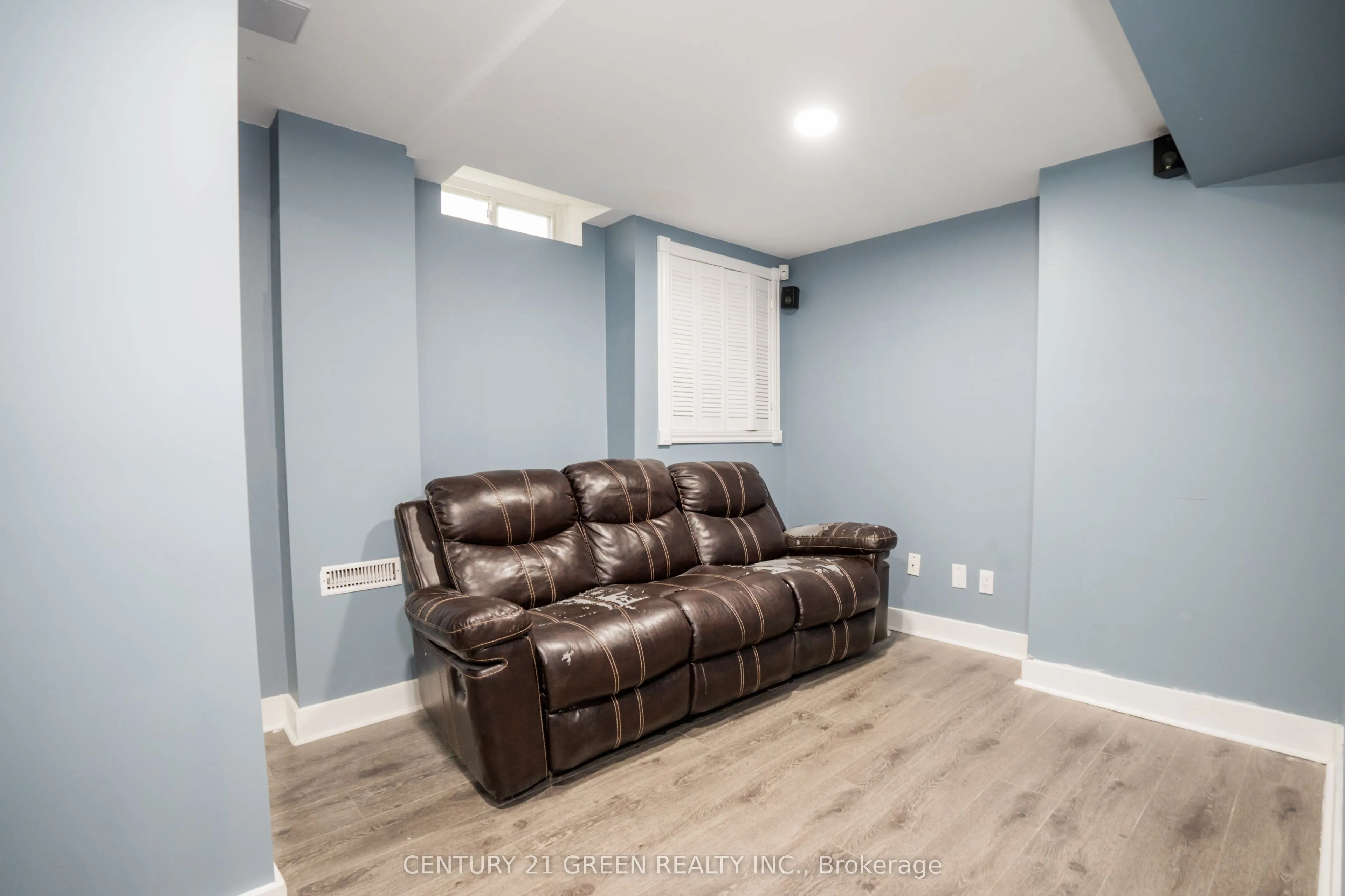 13 Alderbrook Drive