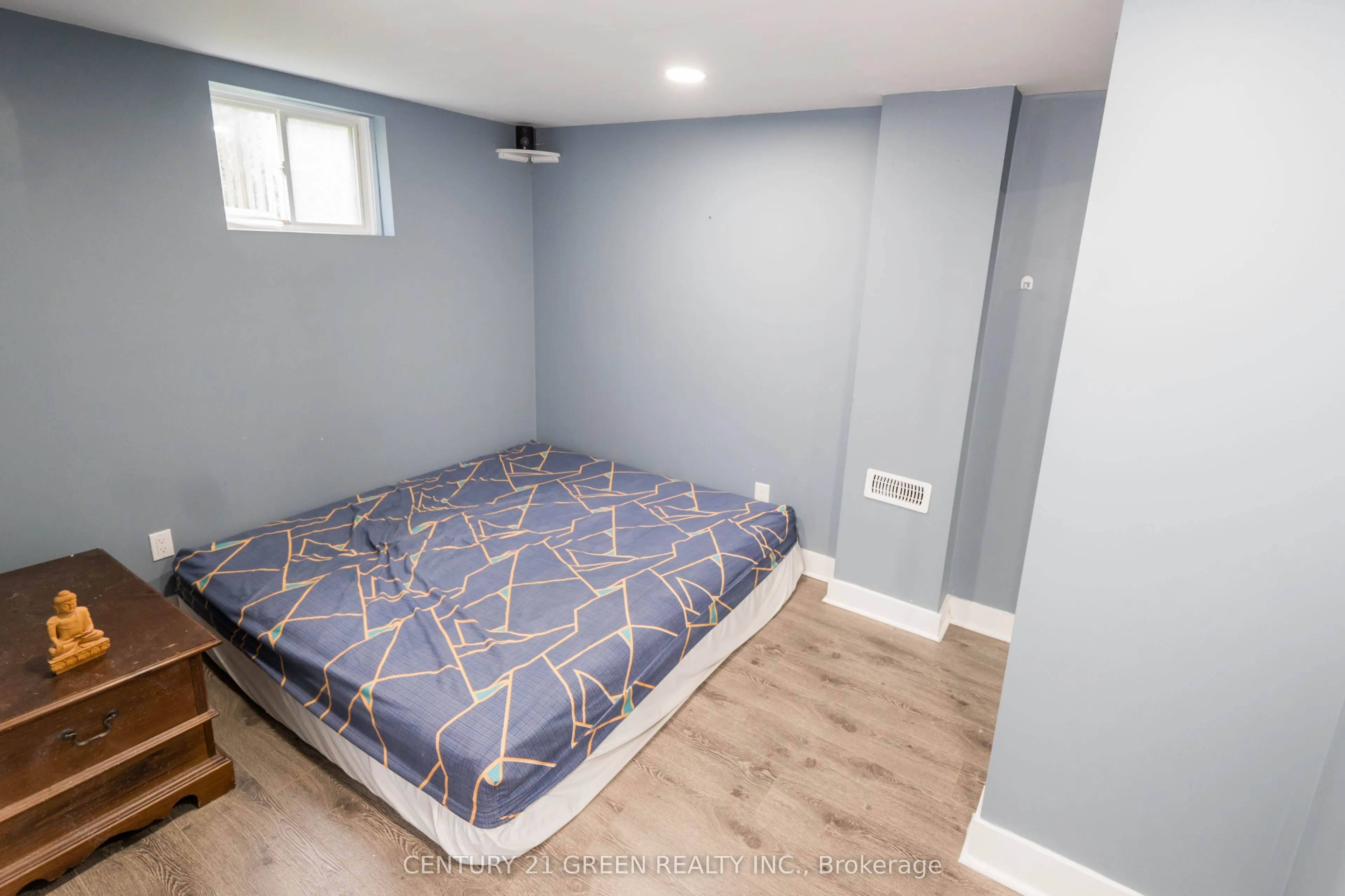 13 Alderbrook Drive