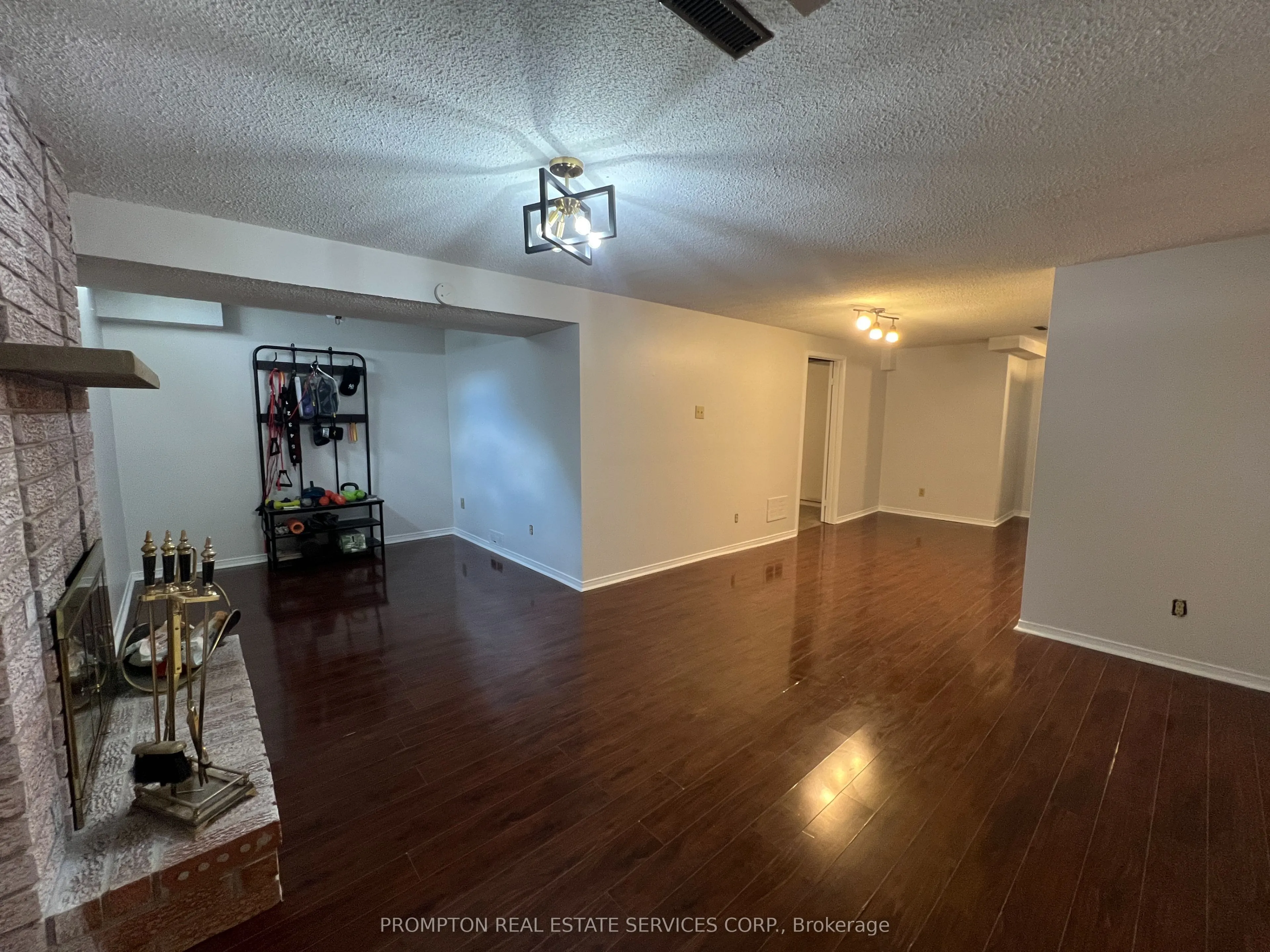 39 Frost Drive