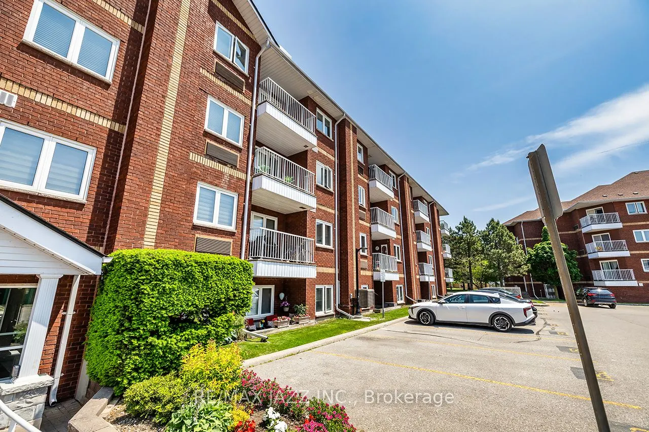 195 Lake Driveway W, #411