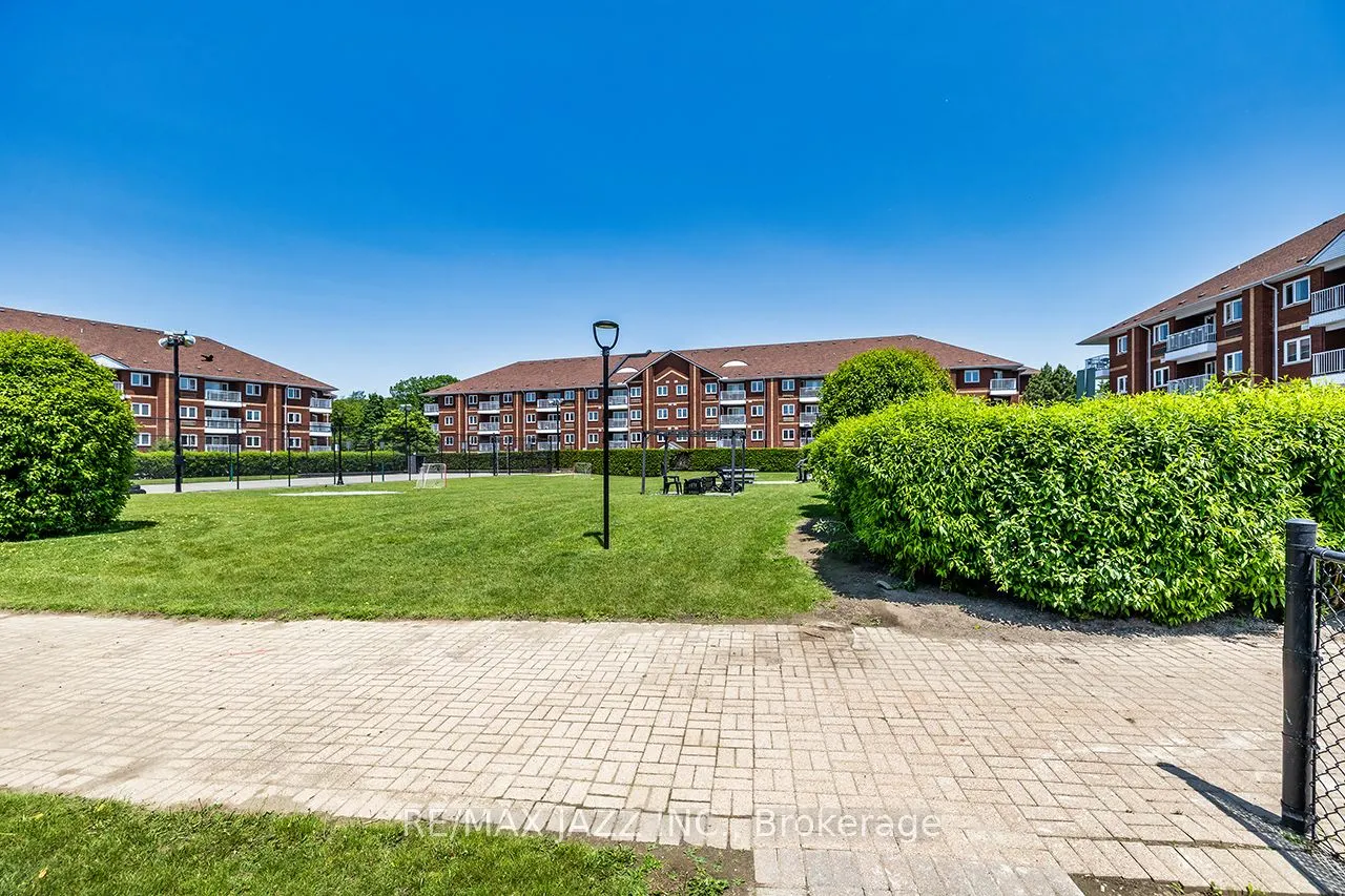 195 Lake Driveway W, #411