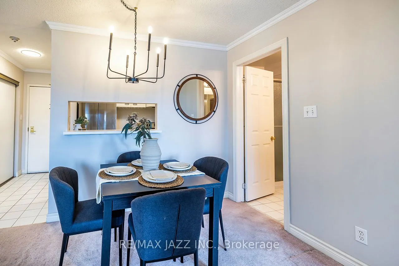 195 Lake Driveway W, #411
