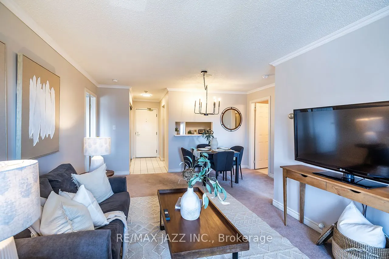195 Lake Driveway W, #411