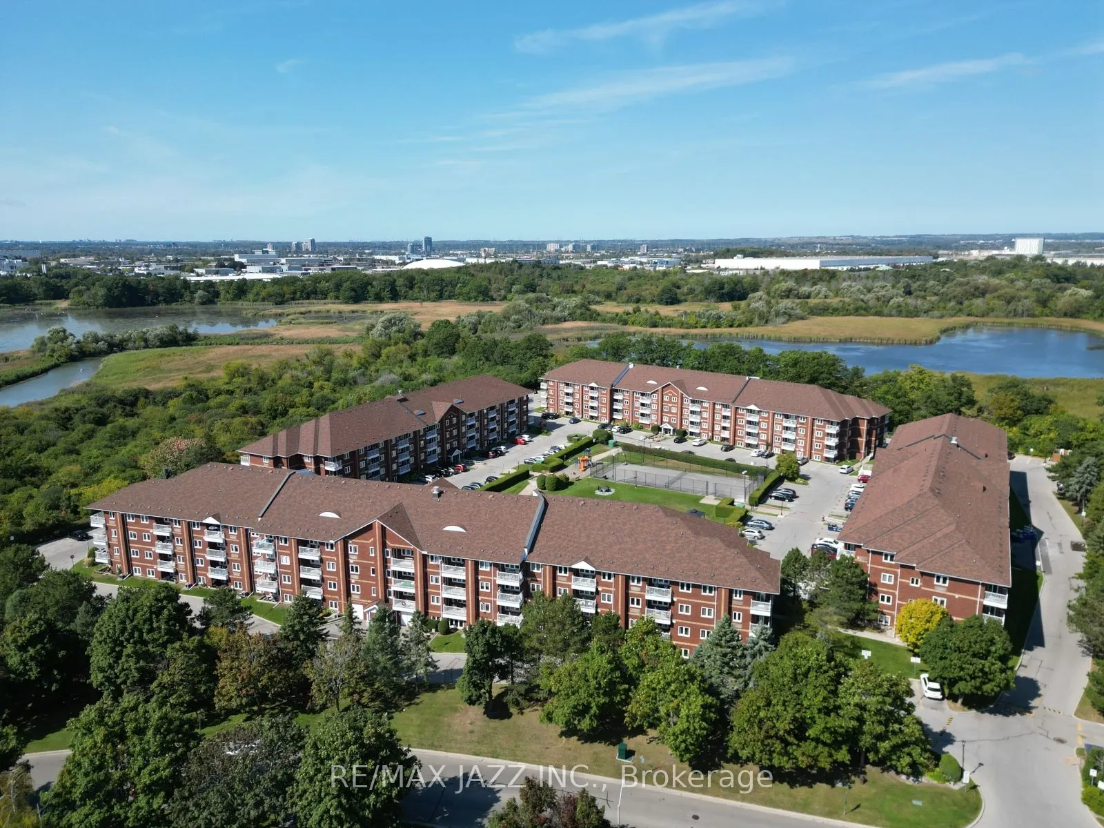 195 Lake Driveway W, #411