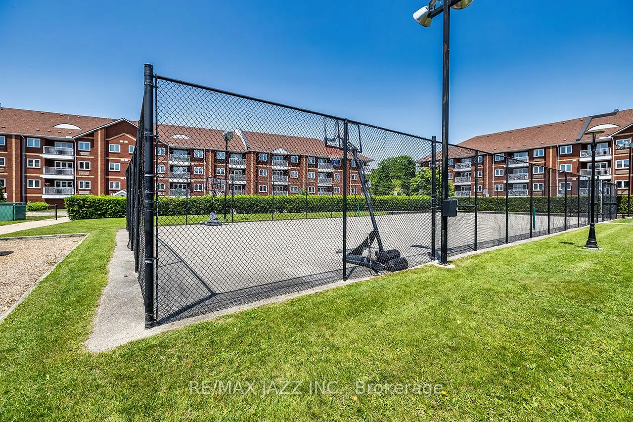 195 Lake Driveway W, #411