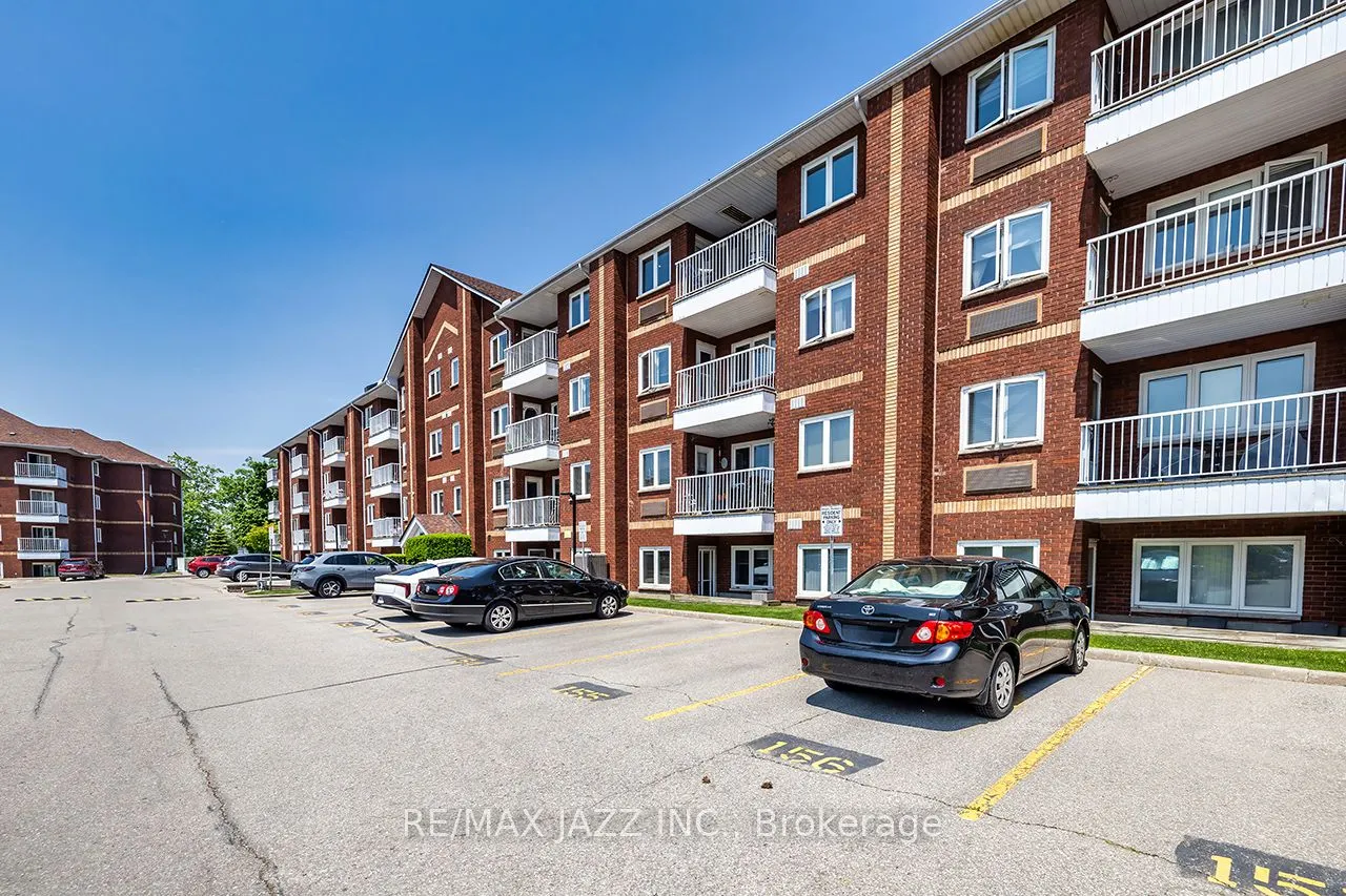 195 Lake Driveway W, #411