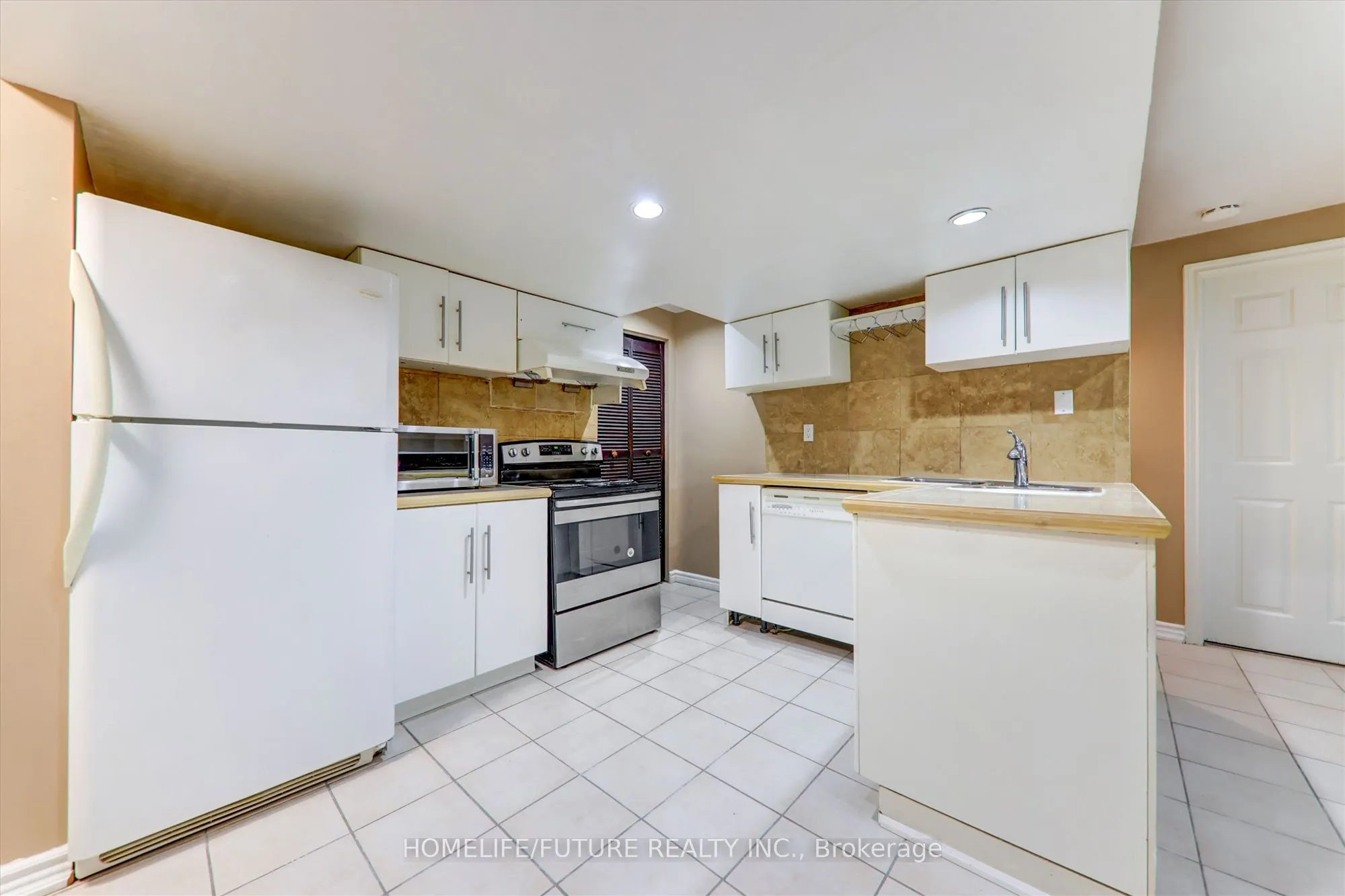 25 Valley Centre Drive