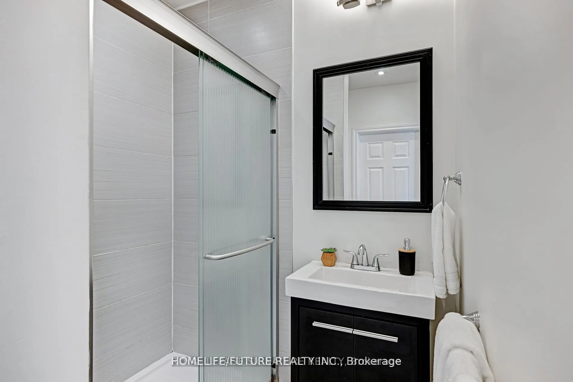 92 Adelaide Avenue E, #Unit 1