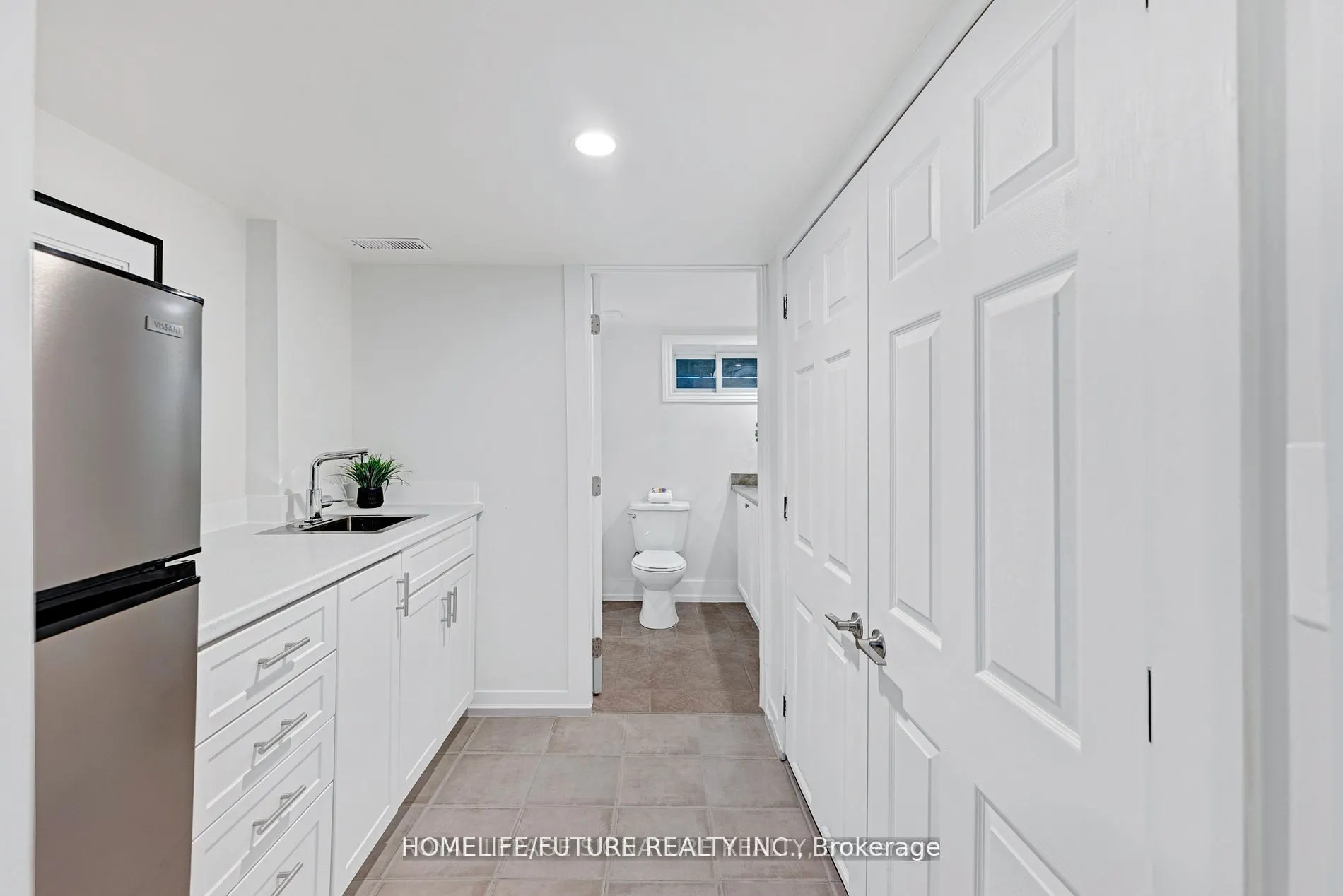 92 Adelaide Avenue E, #Unit 1