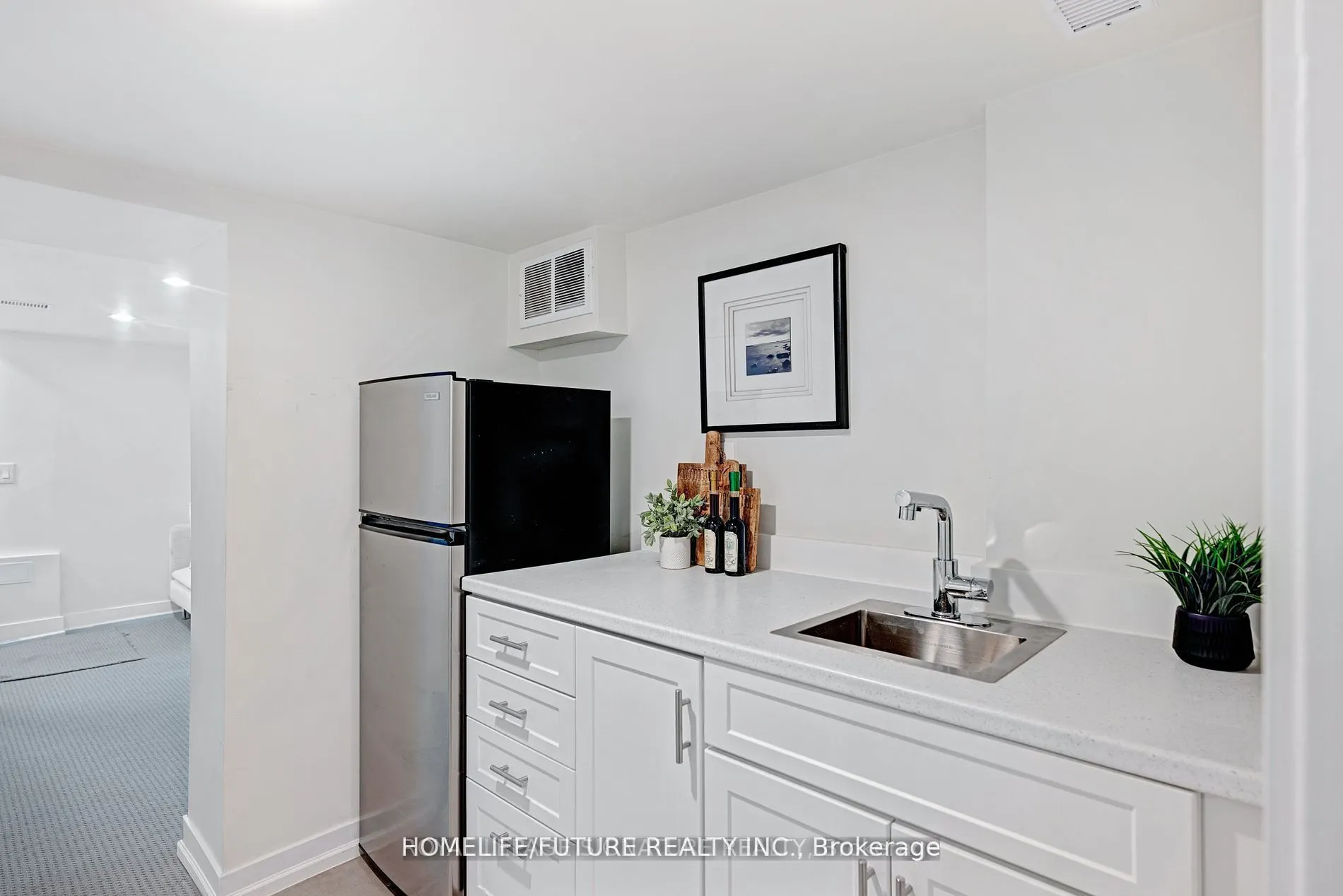 92 Adelaide Avenue E, #Unit 1