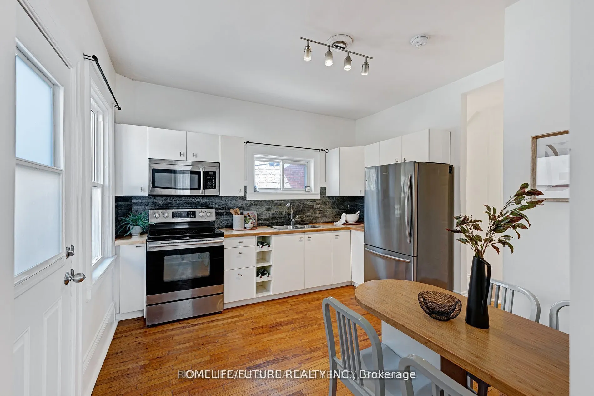 92 Adelaide Avenue E, #Unit 1