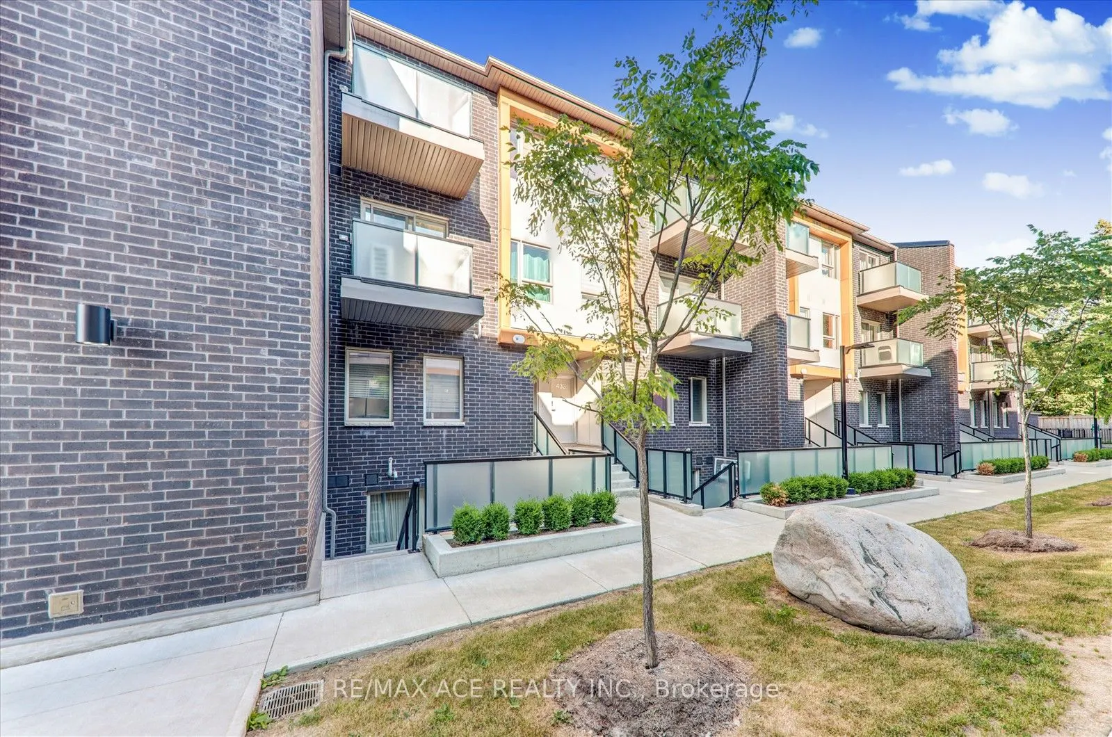 2789 Eglinton Avenue E, #431