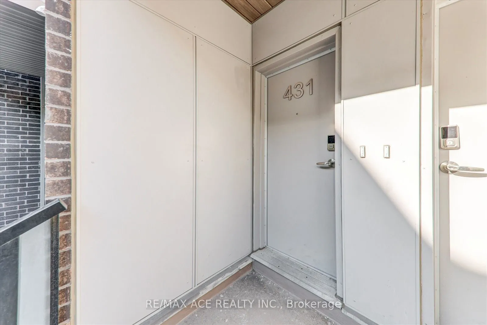 2789 Eglinton Avenue E, #431